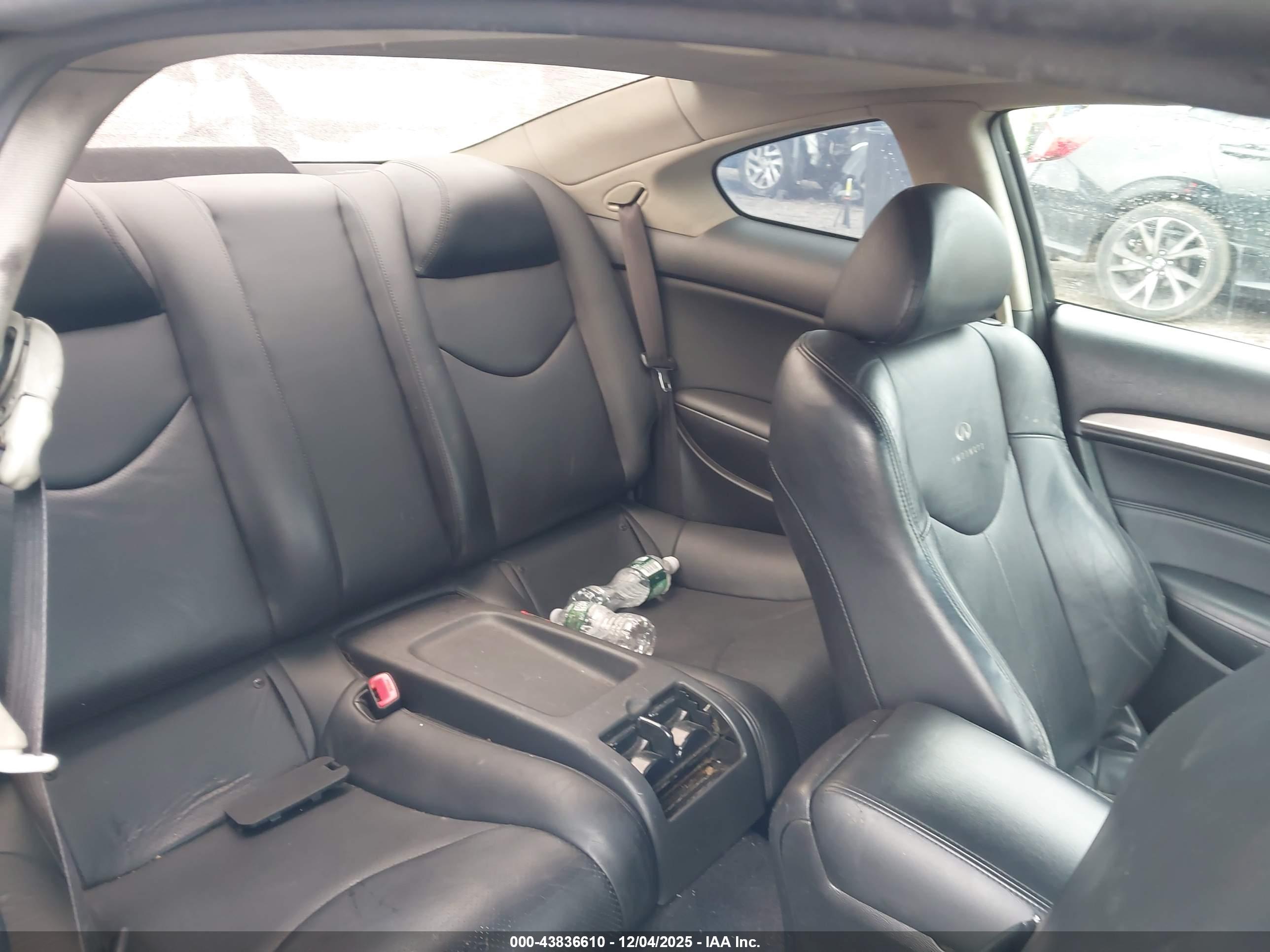 INFINITI G37X image 8