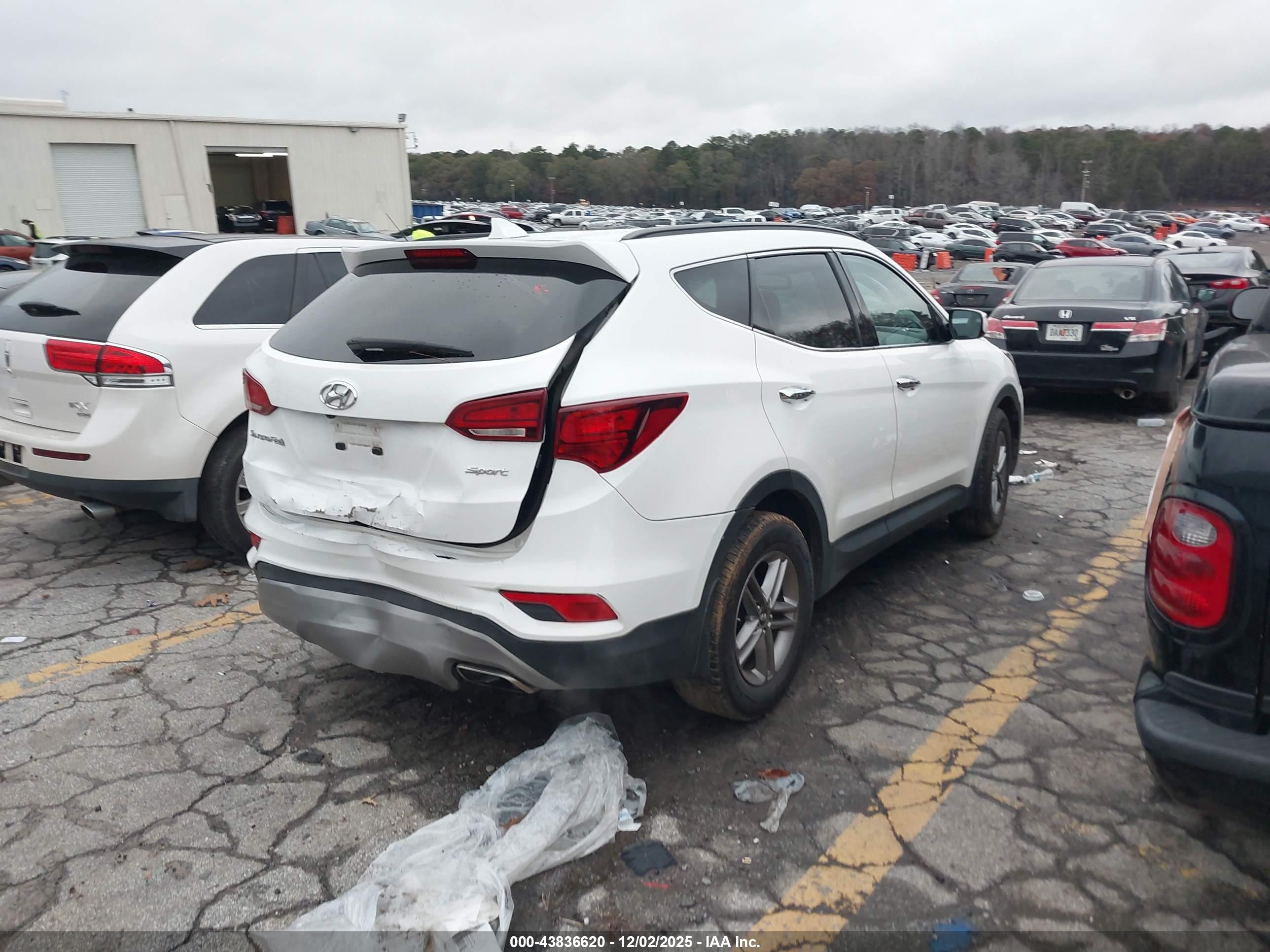 HYUNDAI SANTA image 4