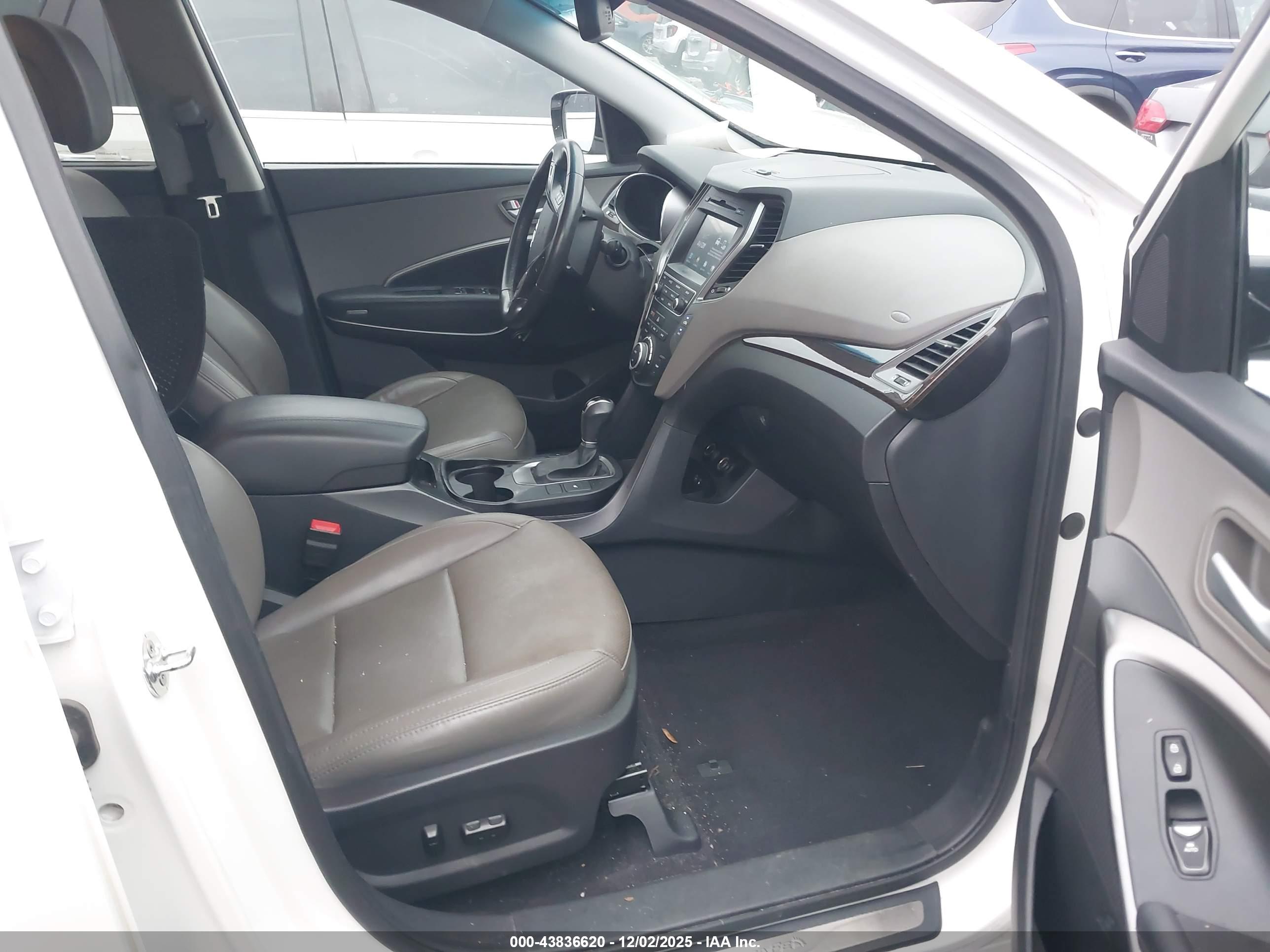 HYUNDAI SANTA image 5