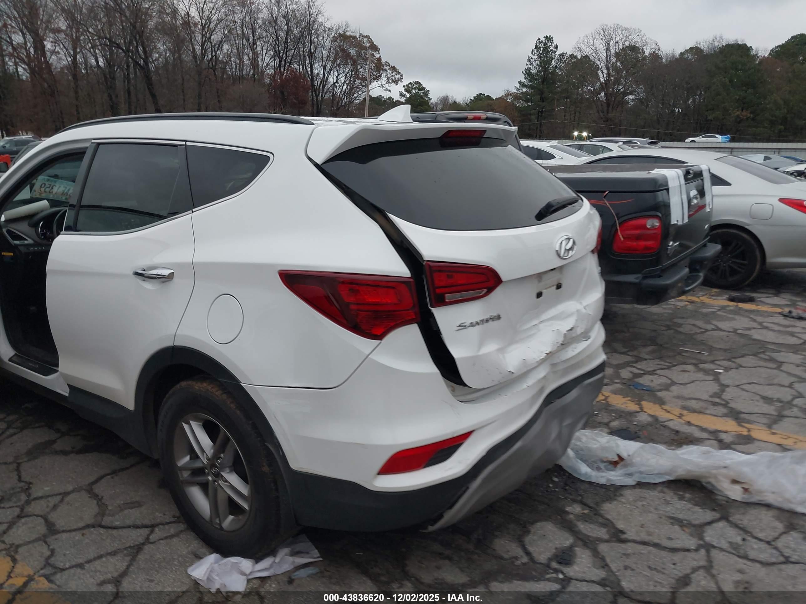 HYUNDAI SANTA image 6