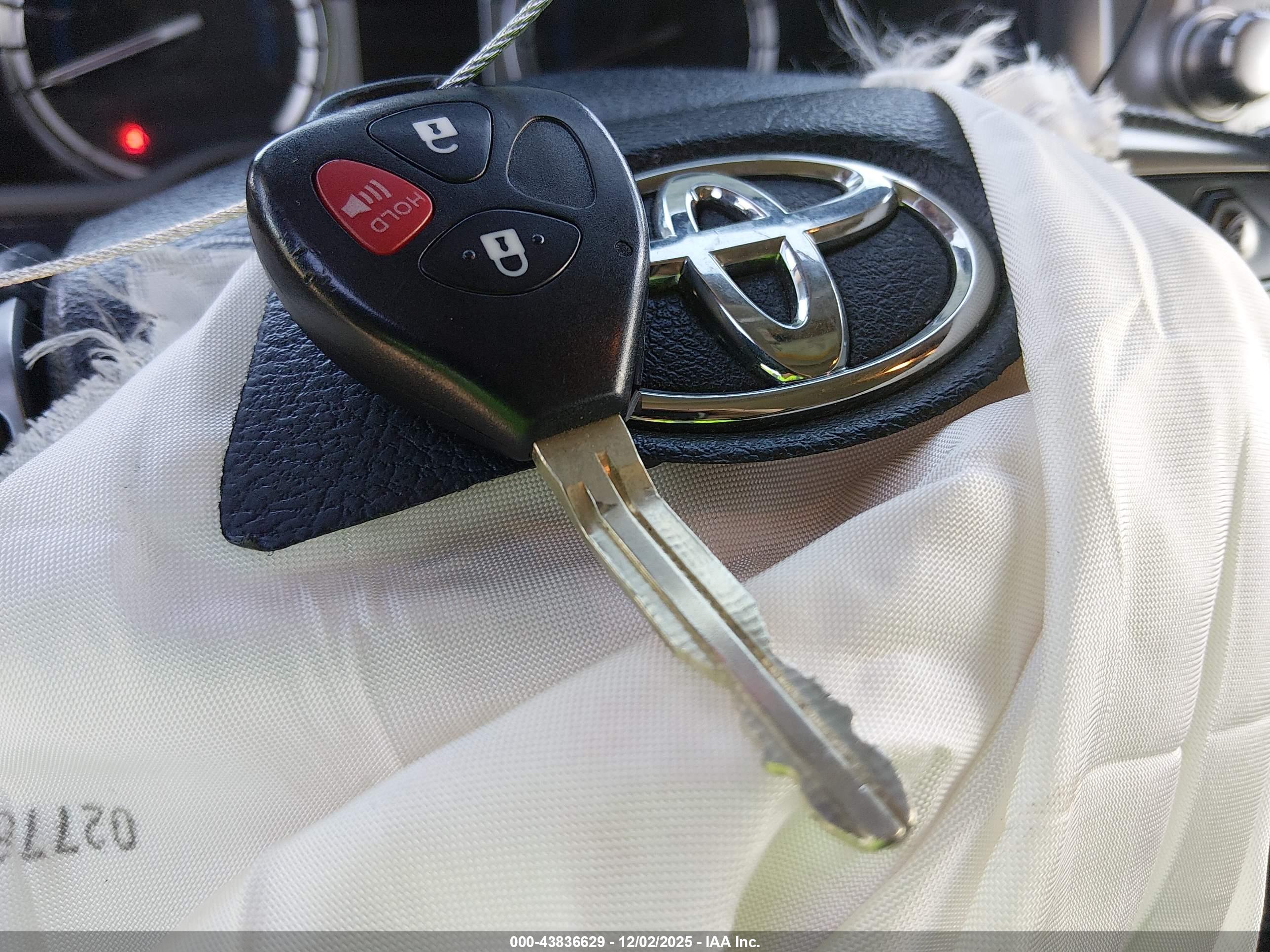 TOYOTA 4RUNNER image 11