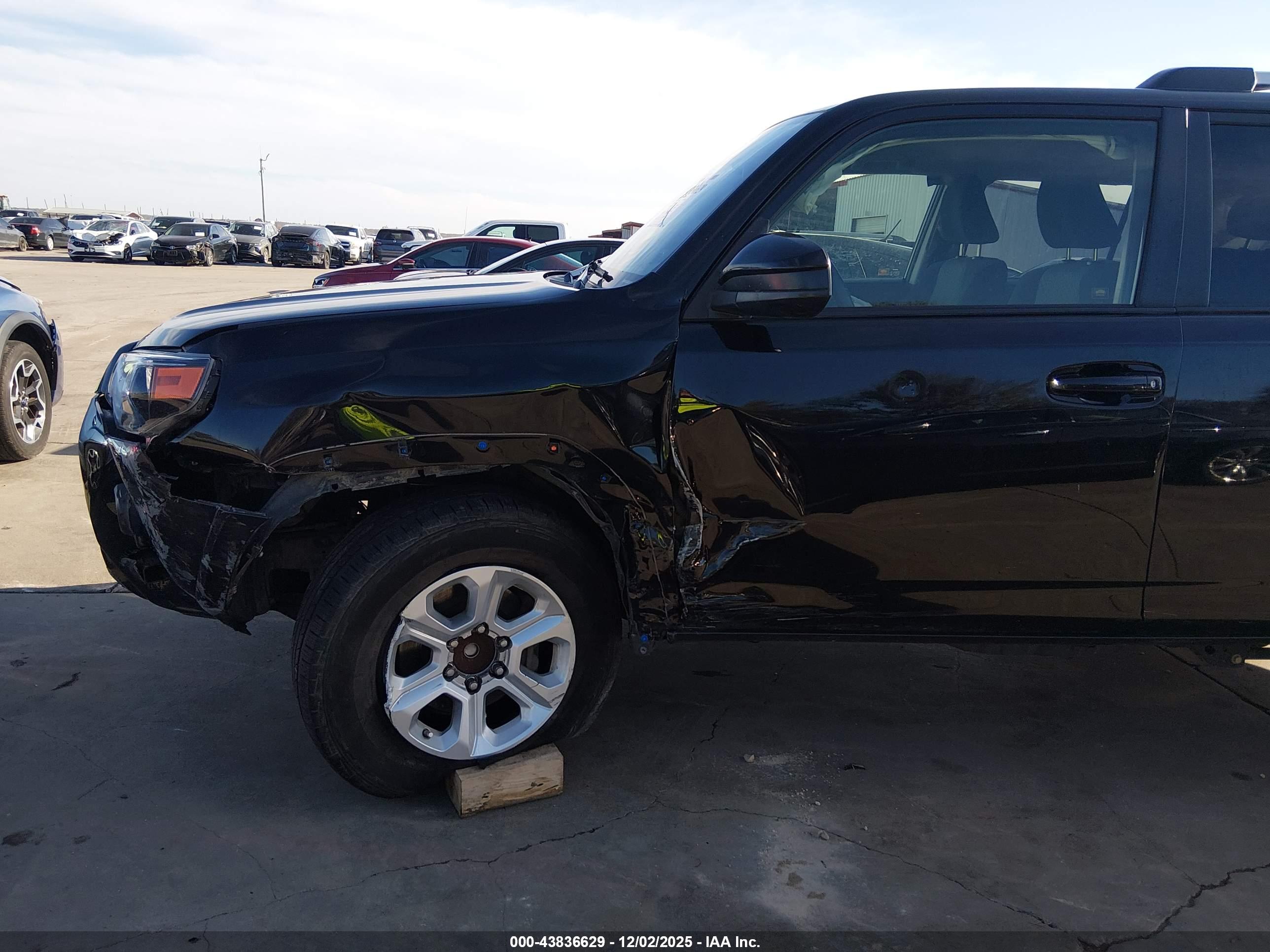 TOYOTA 4RUNNER image 6