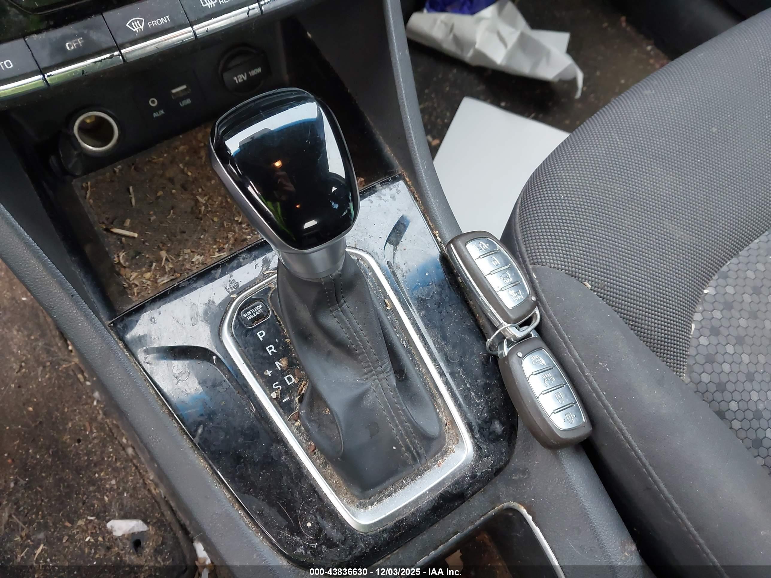 HYUNDAI IONIQ image 11
