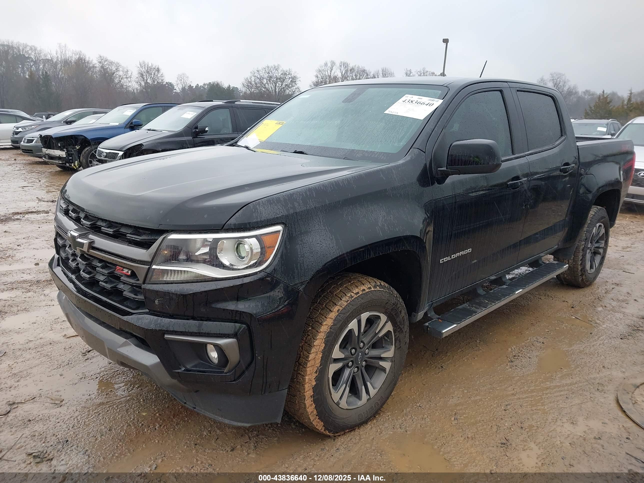 CHEVROLET COLORADO image 2