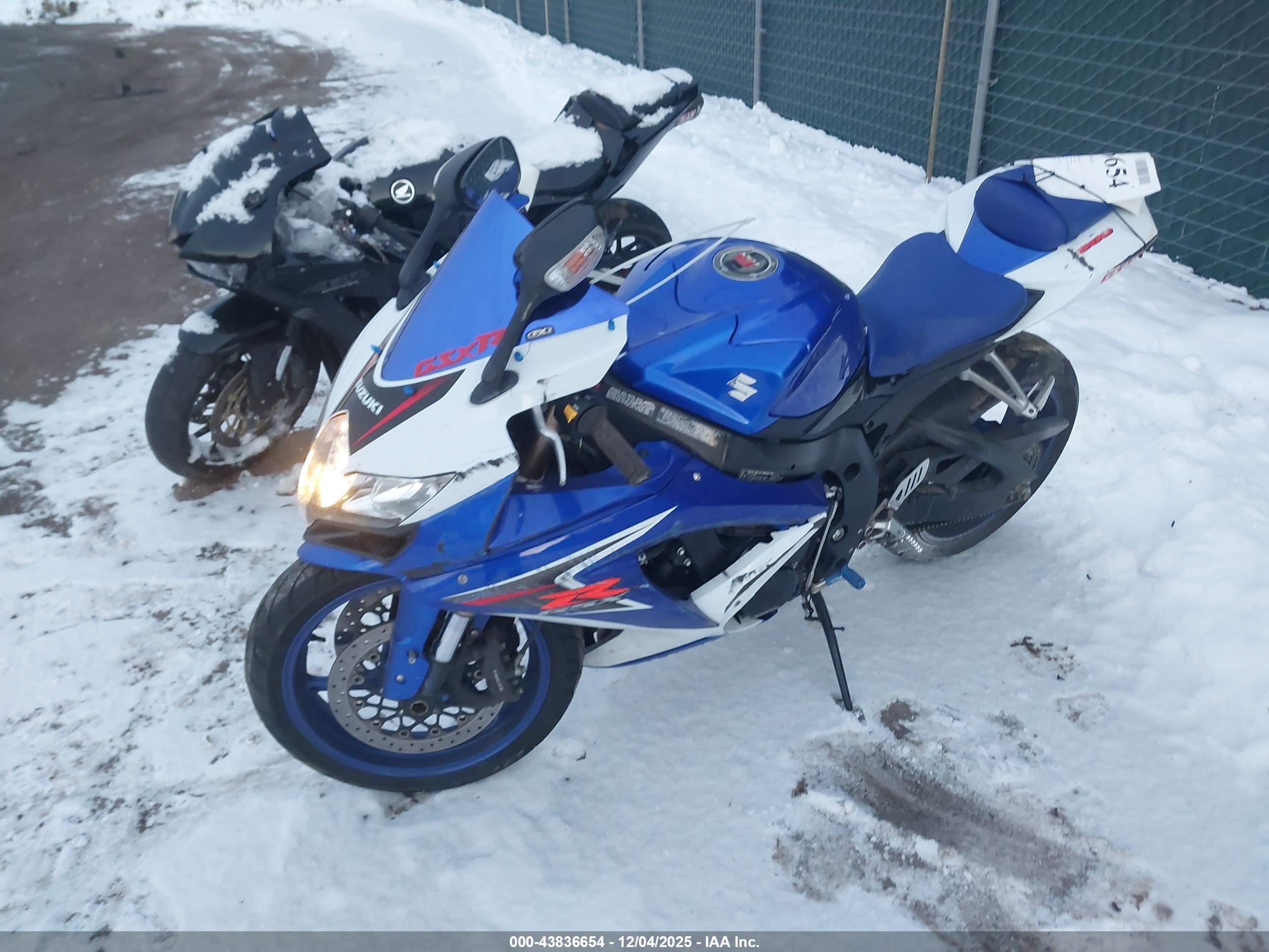 SUZUKI GSX-R600 image 2