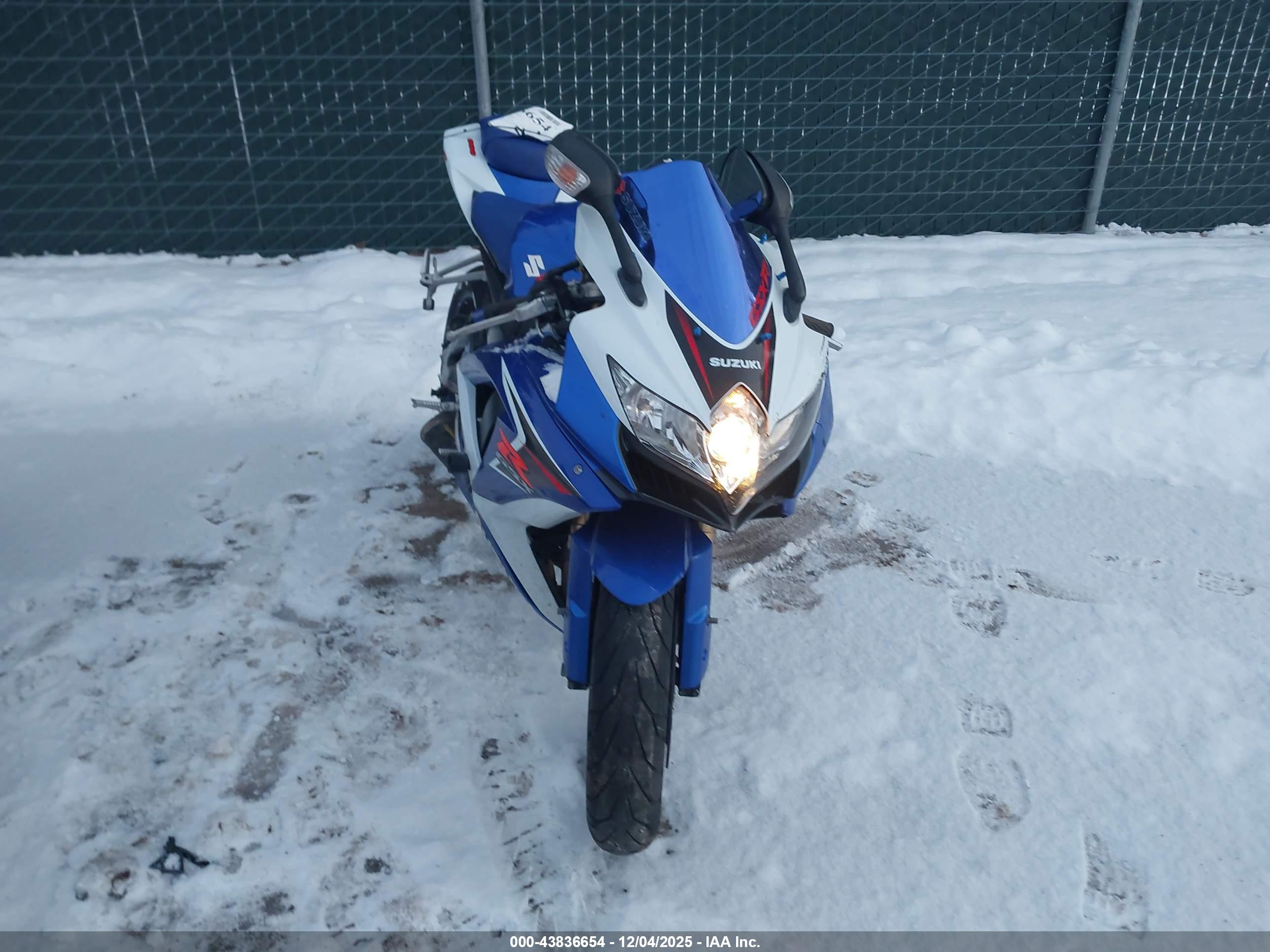 SUZUKI GSX-R600 image 5