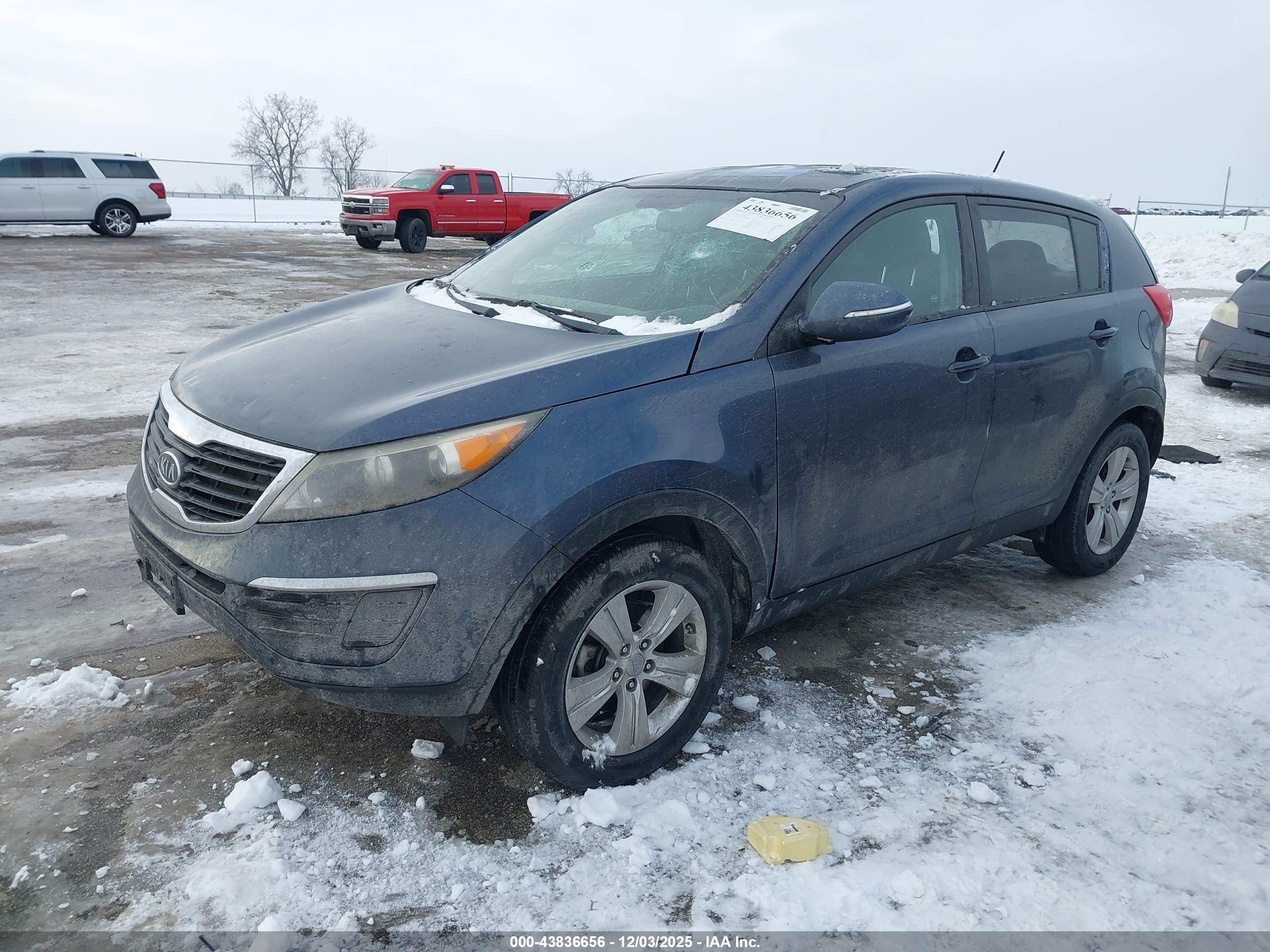KIA SPORTAGE image 2