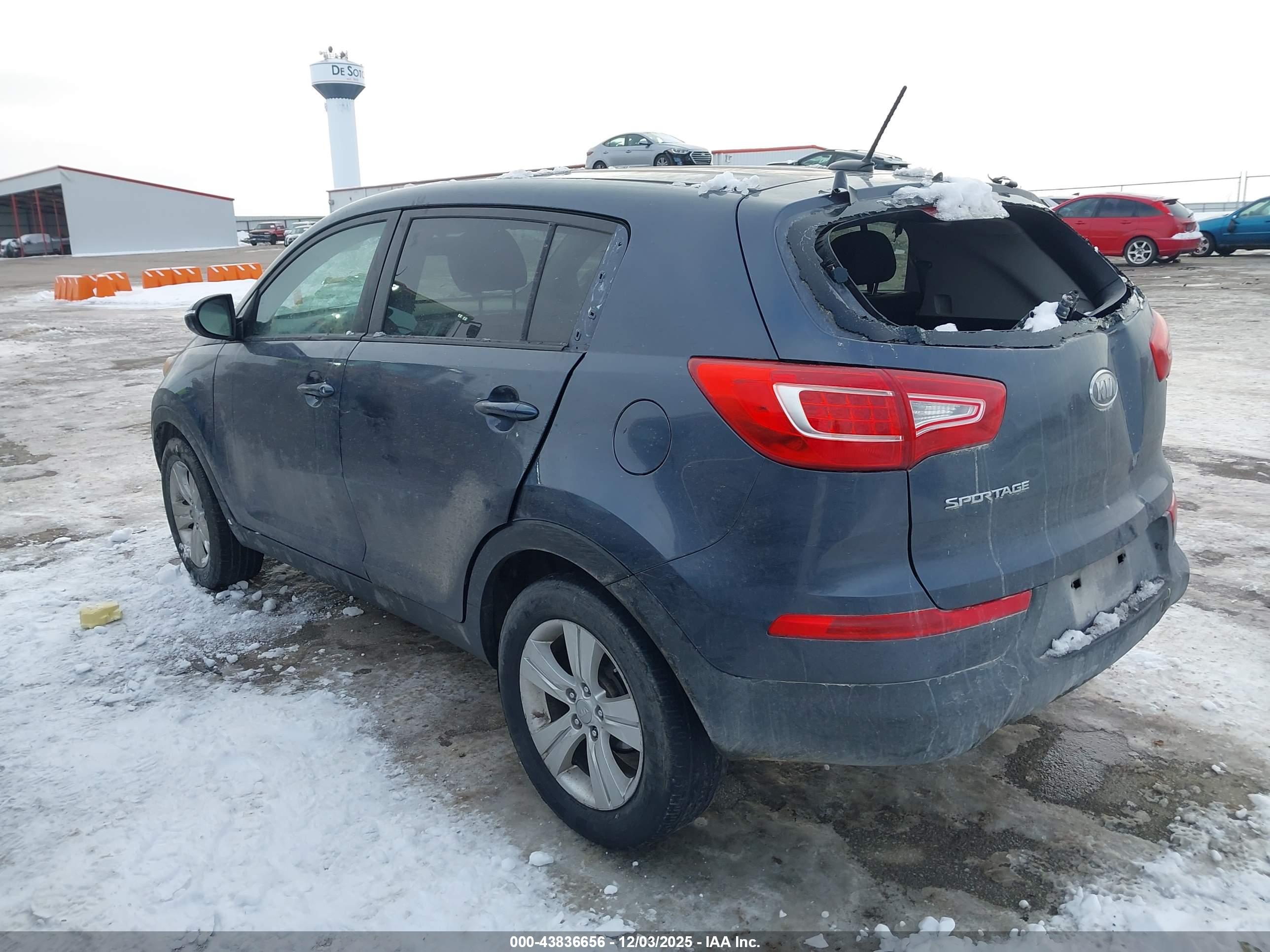 KIA SPORTAGE image 3