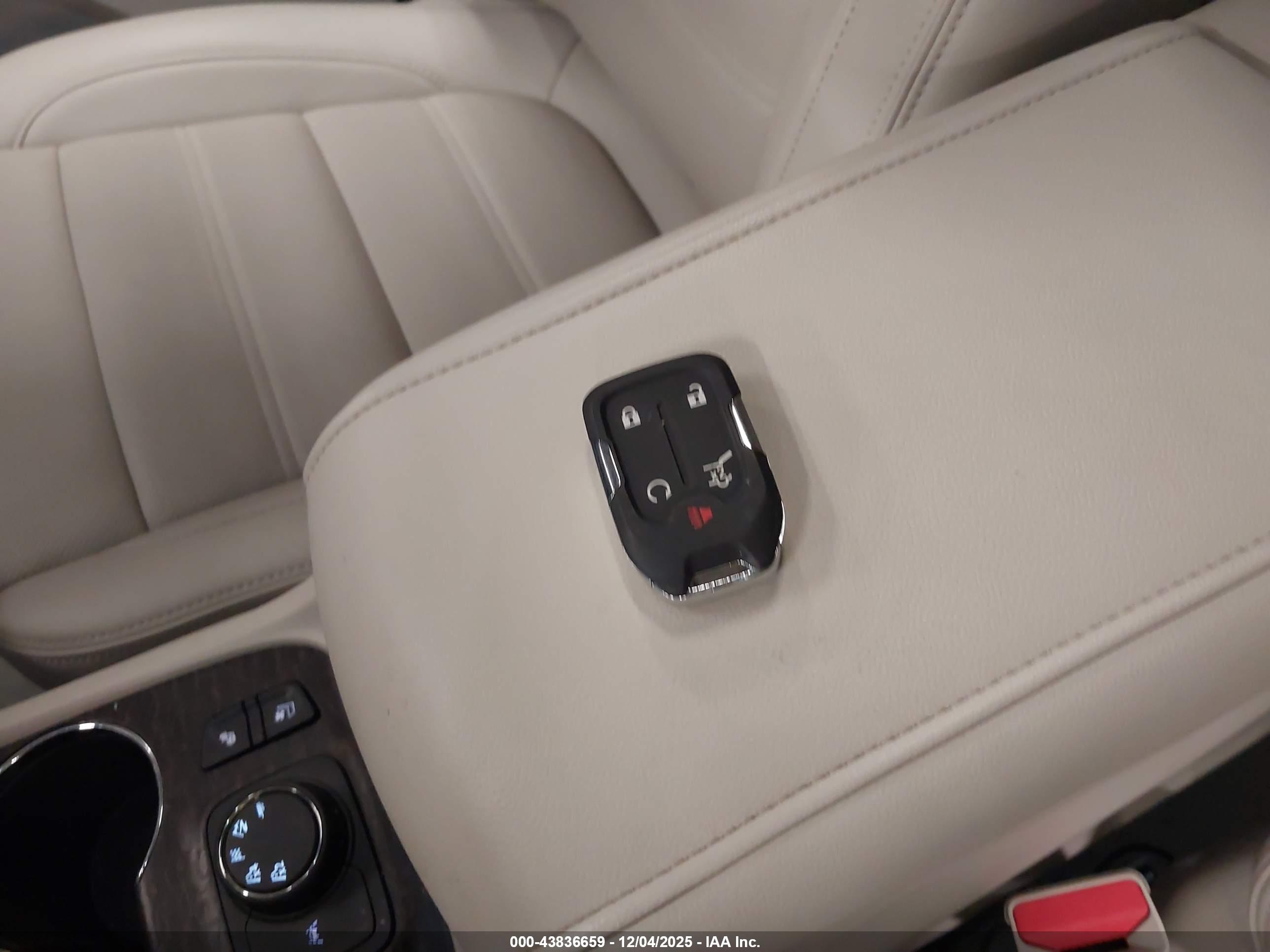 GMC ACADIA image 11