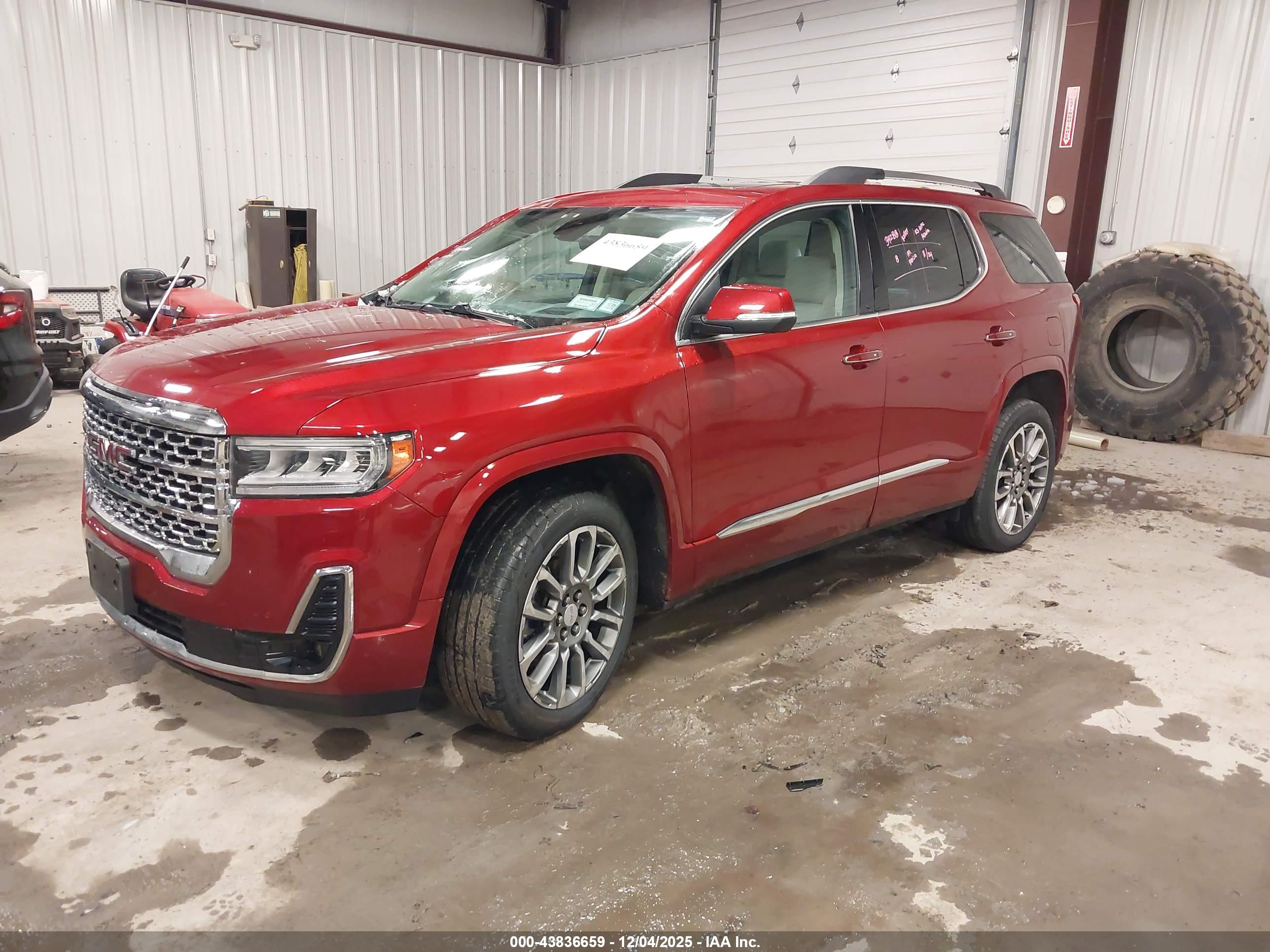 GMC ACADIA image 2