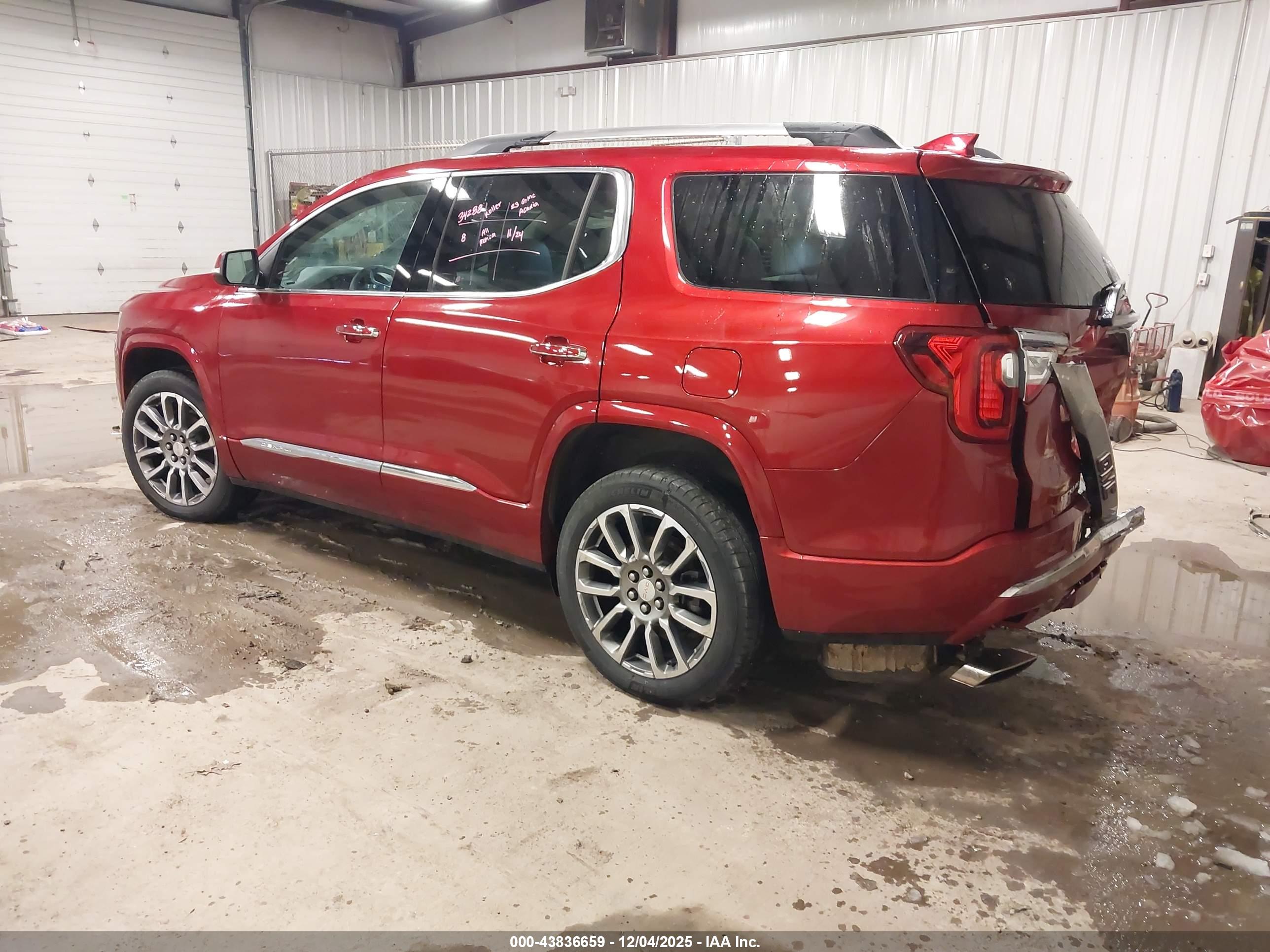 GMC ACADIA image 3