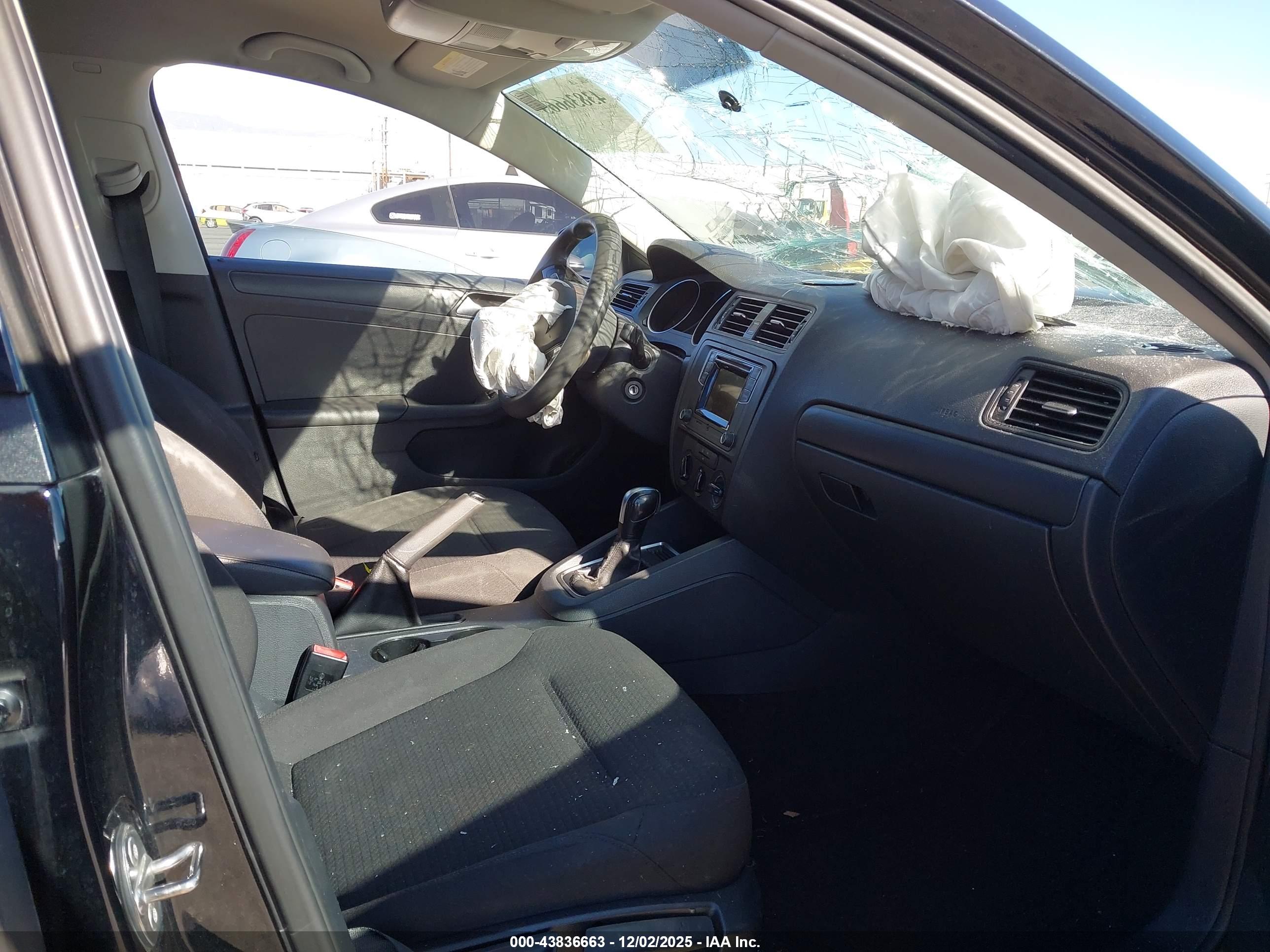 VOLKSWAGEN JETTA image 5