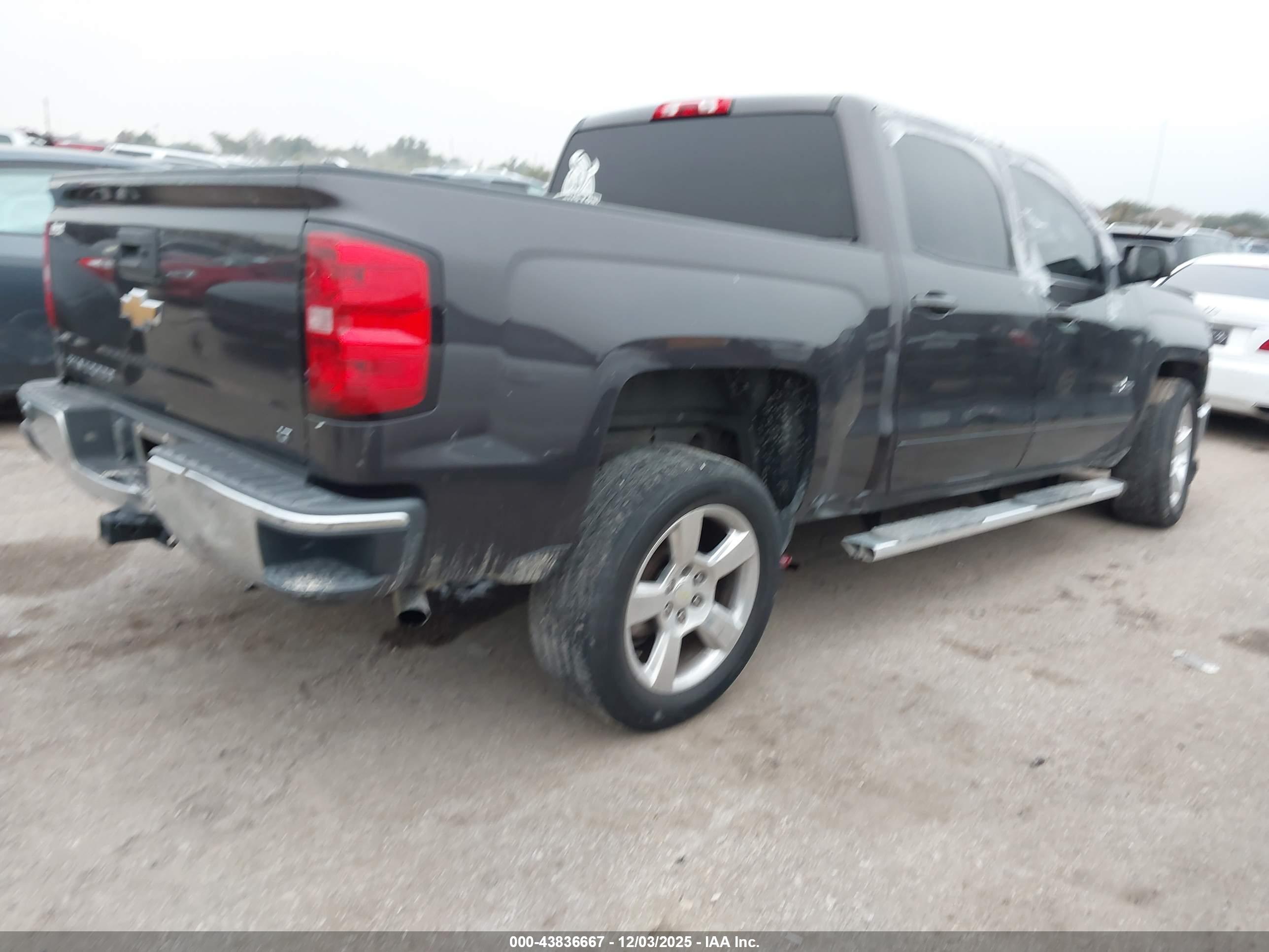 CHEVROLET SILVERADO image 4