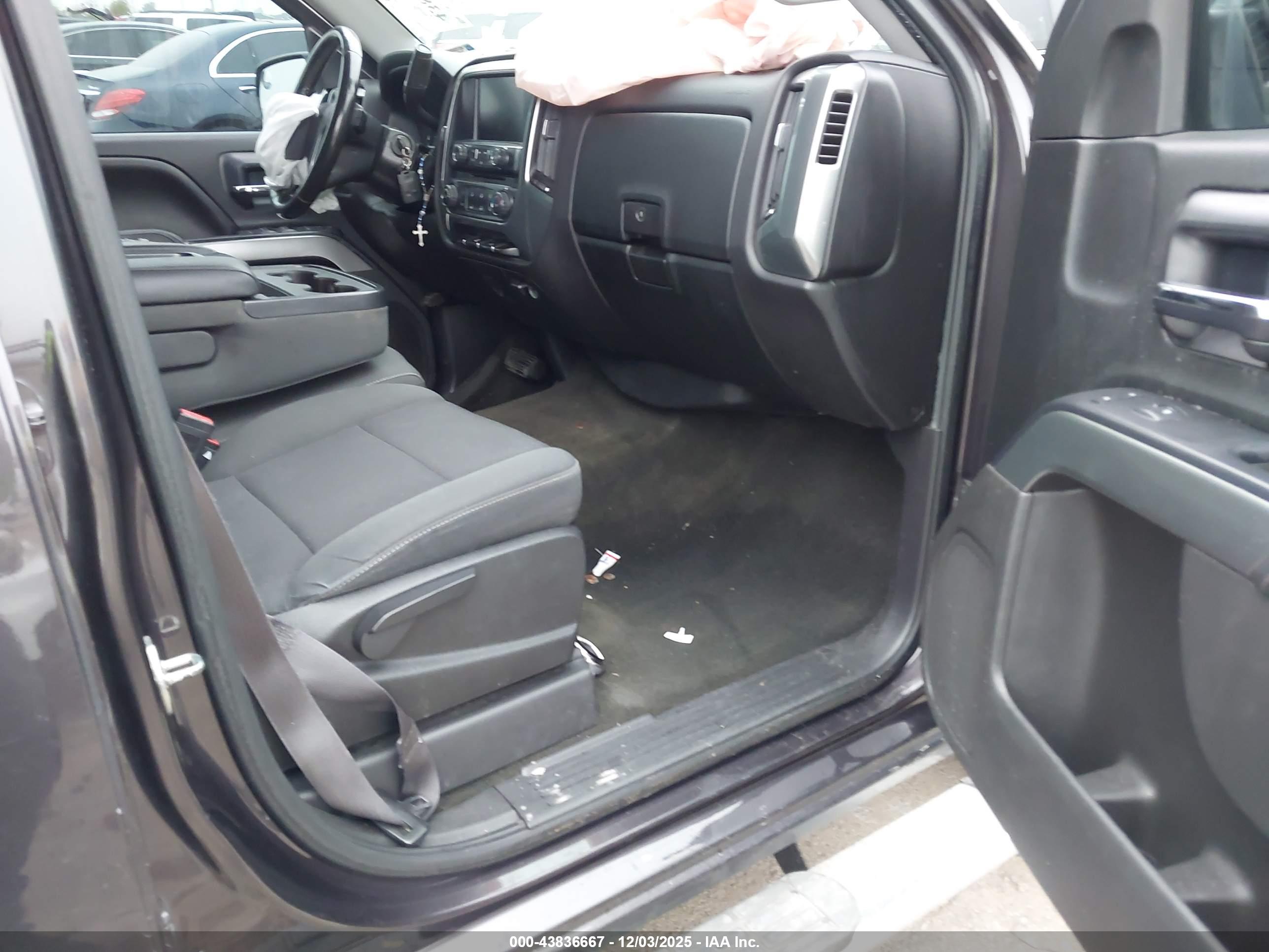CHEVROLET SILVERADO image 5