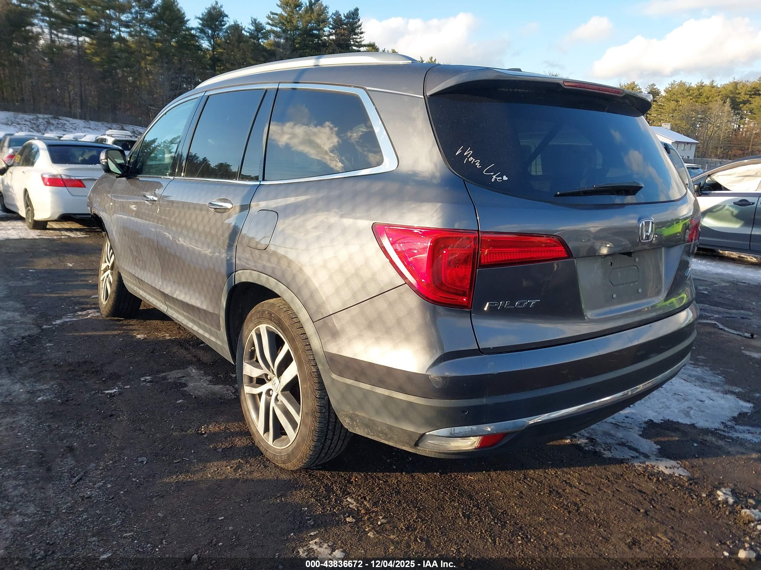 HONDA PILOT image 3