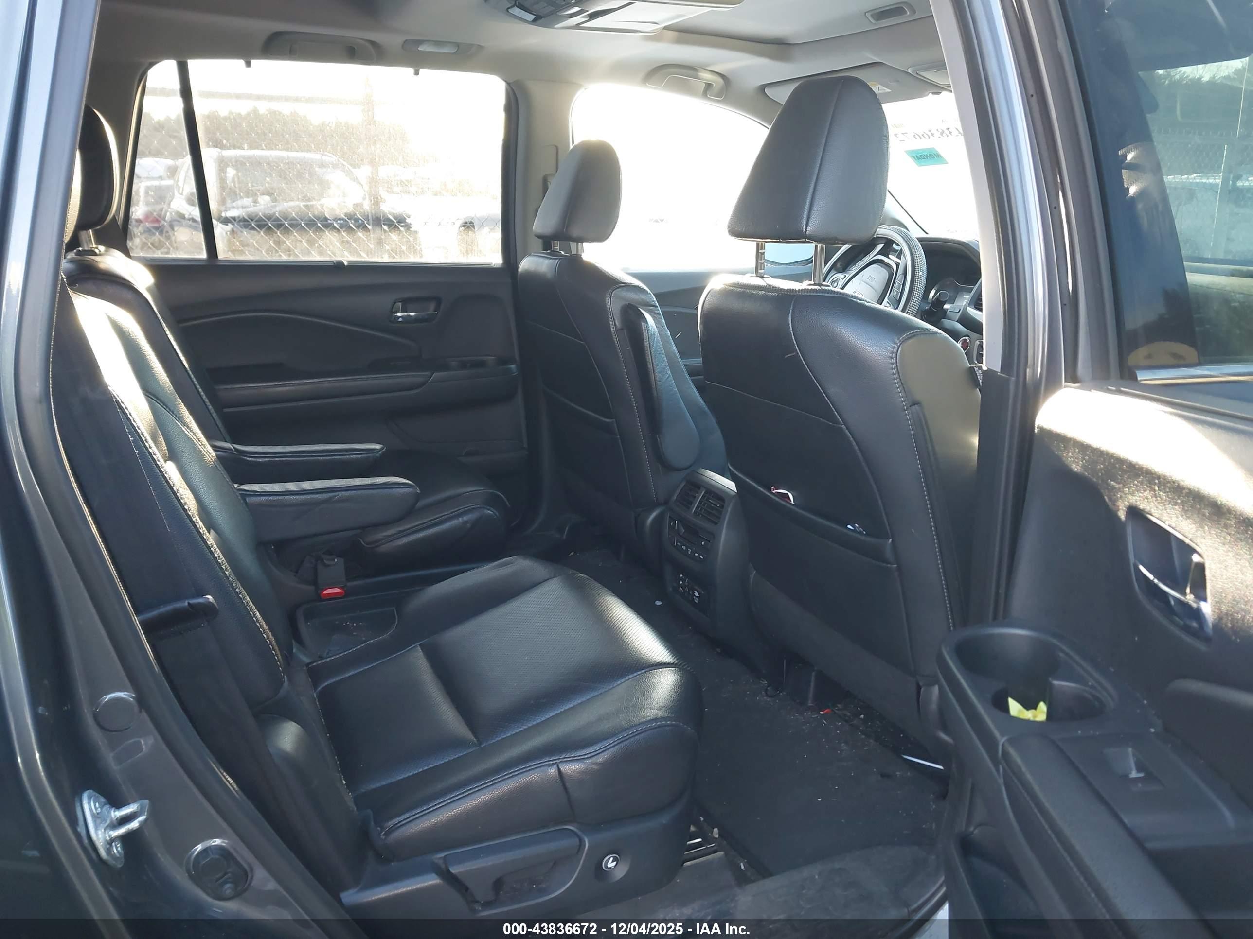 HONDA PILOT image 8