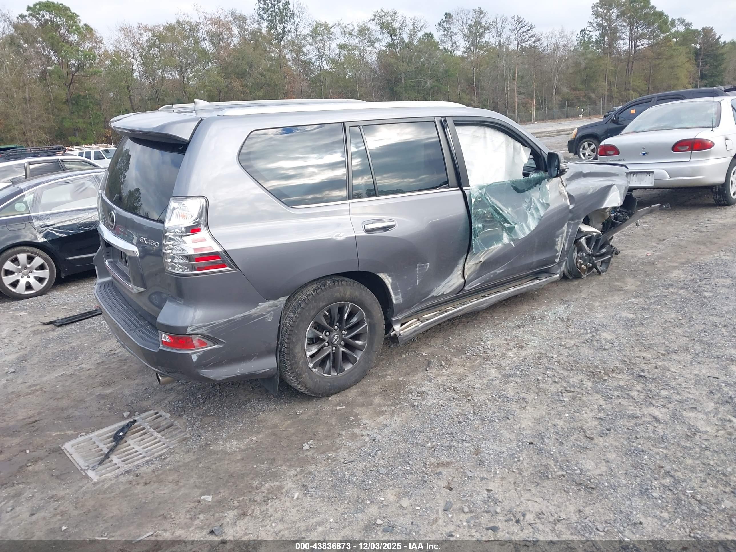 LEXUS GX image 4