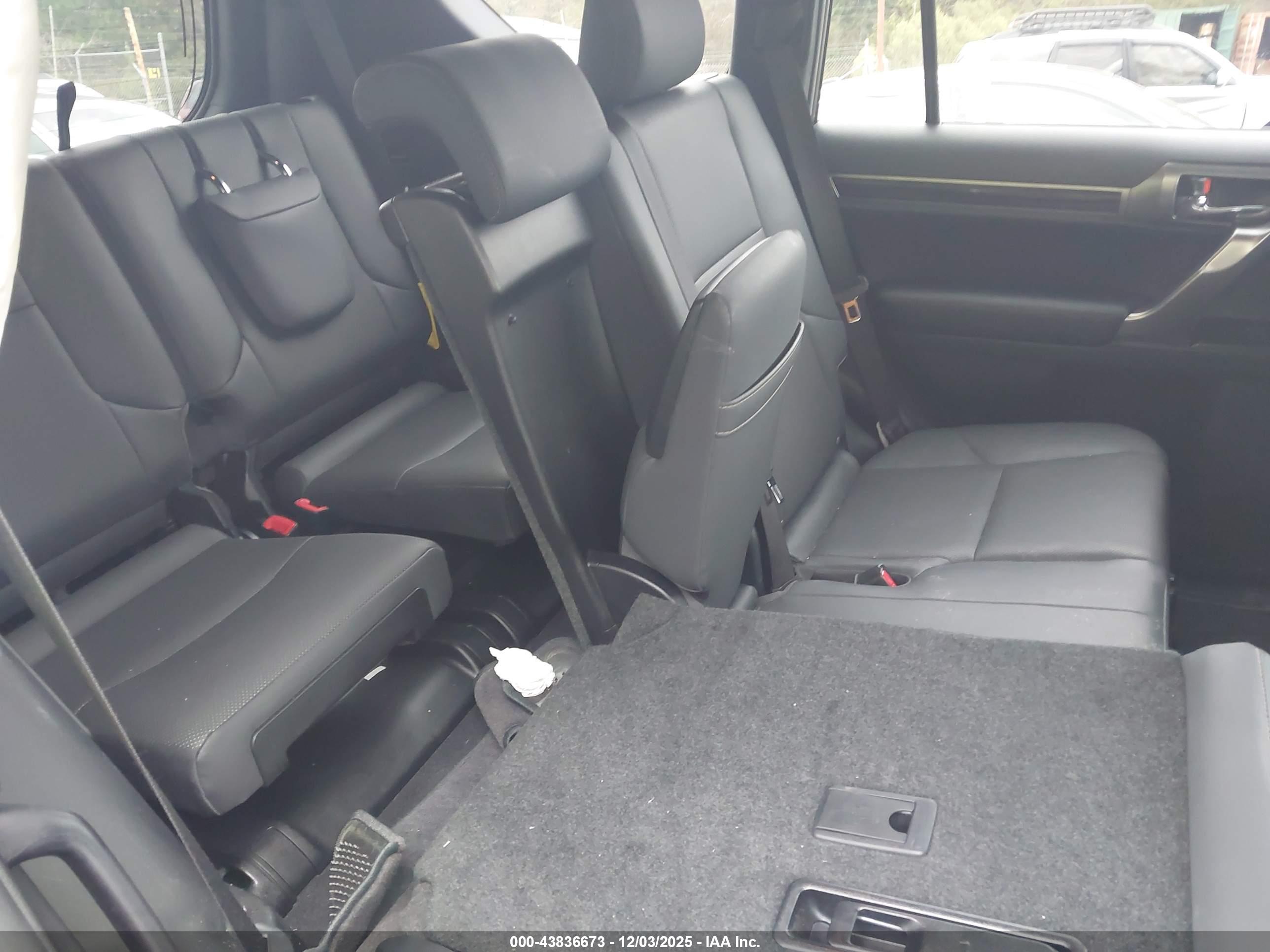 LEXUS GX image 8
