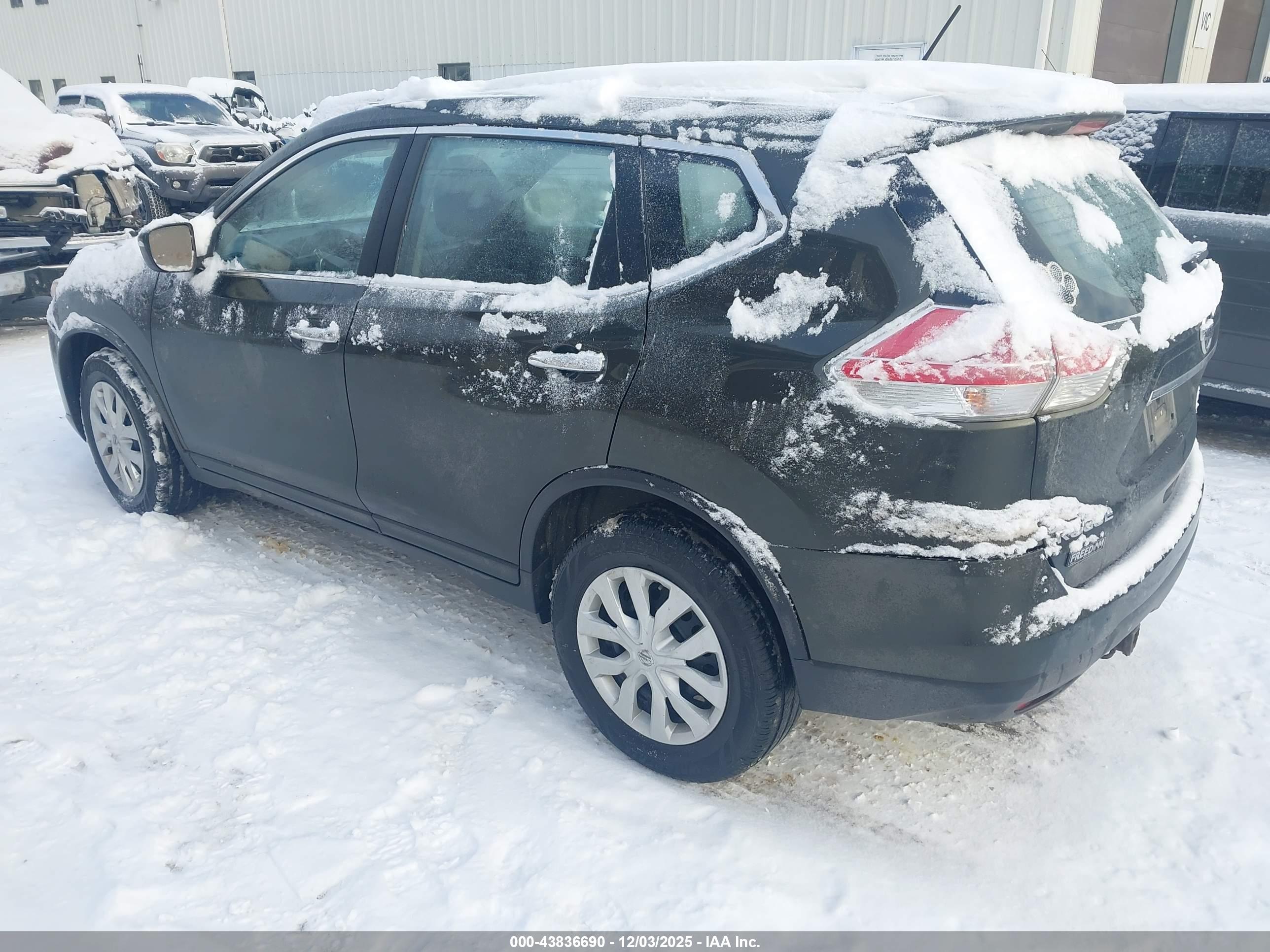 NISSAN ROGUE image 3