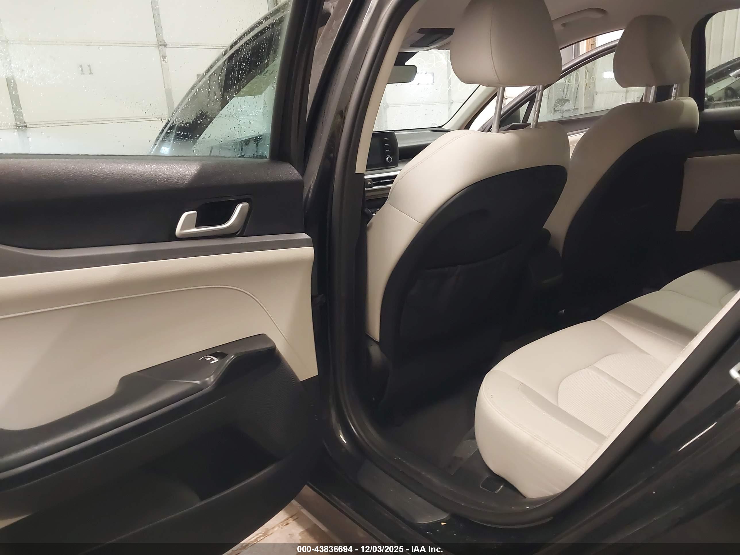 KIA K5 image 8
