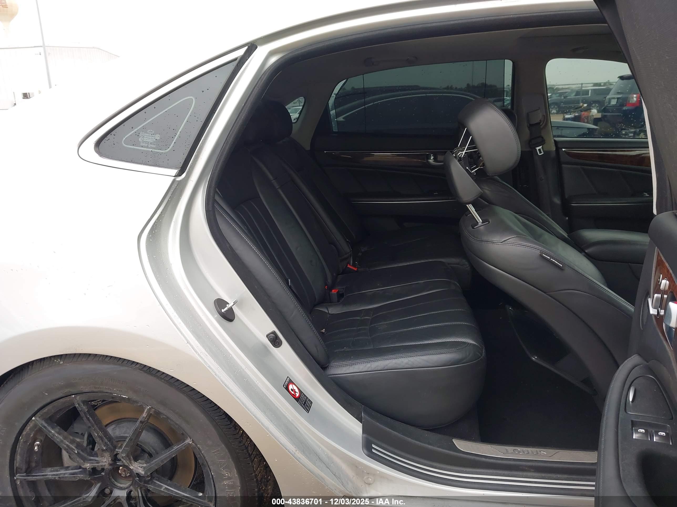HYUNDAI EQUUS image 8
