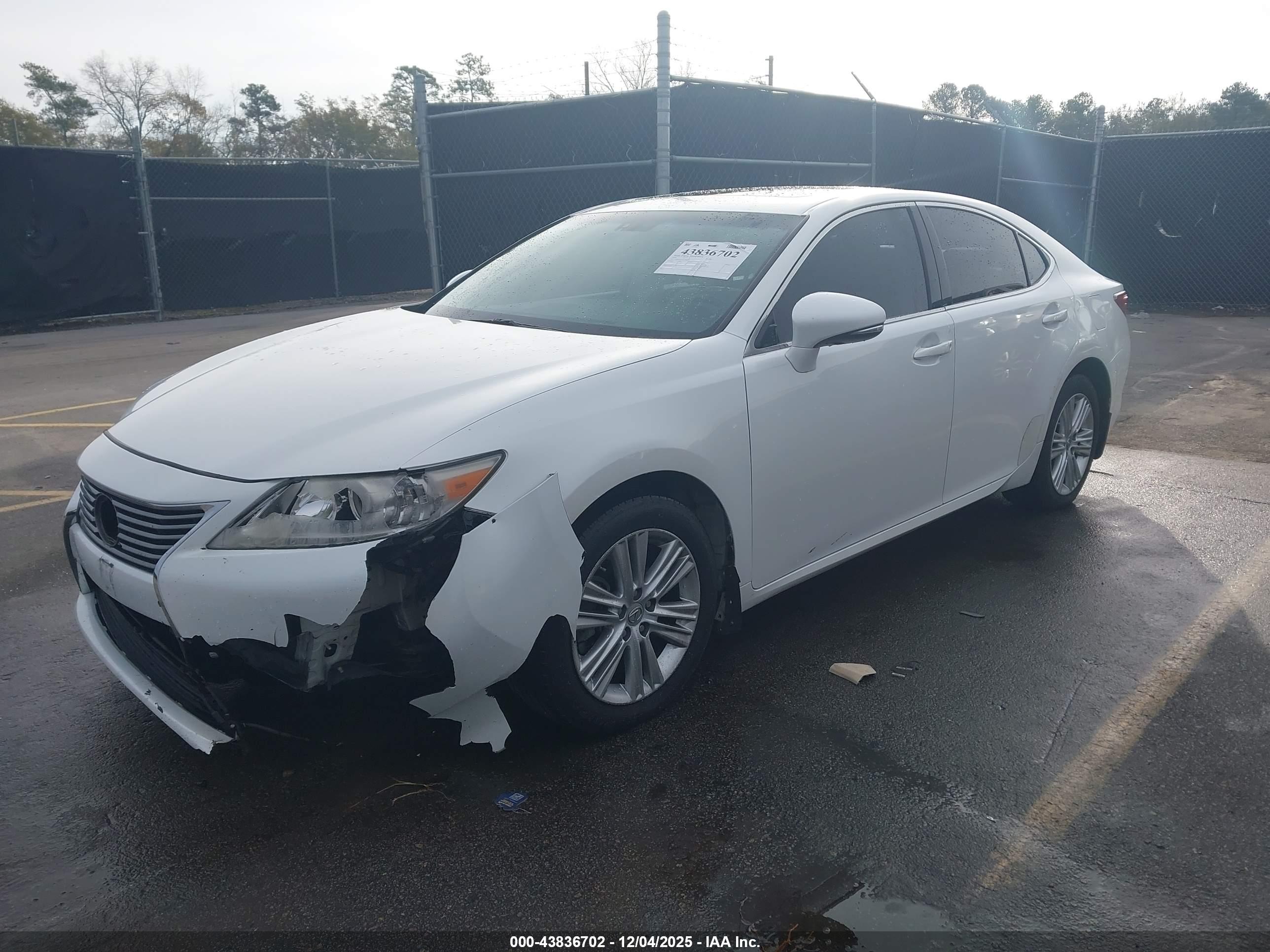 LEXUS ES image 2