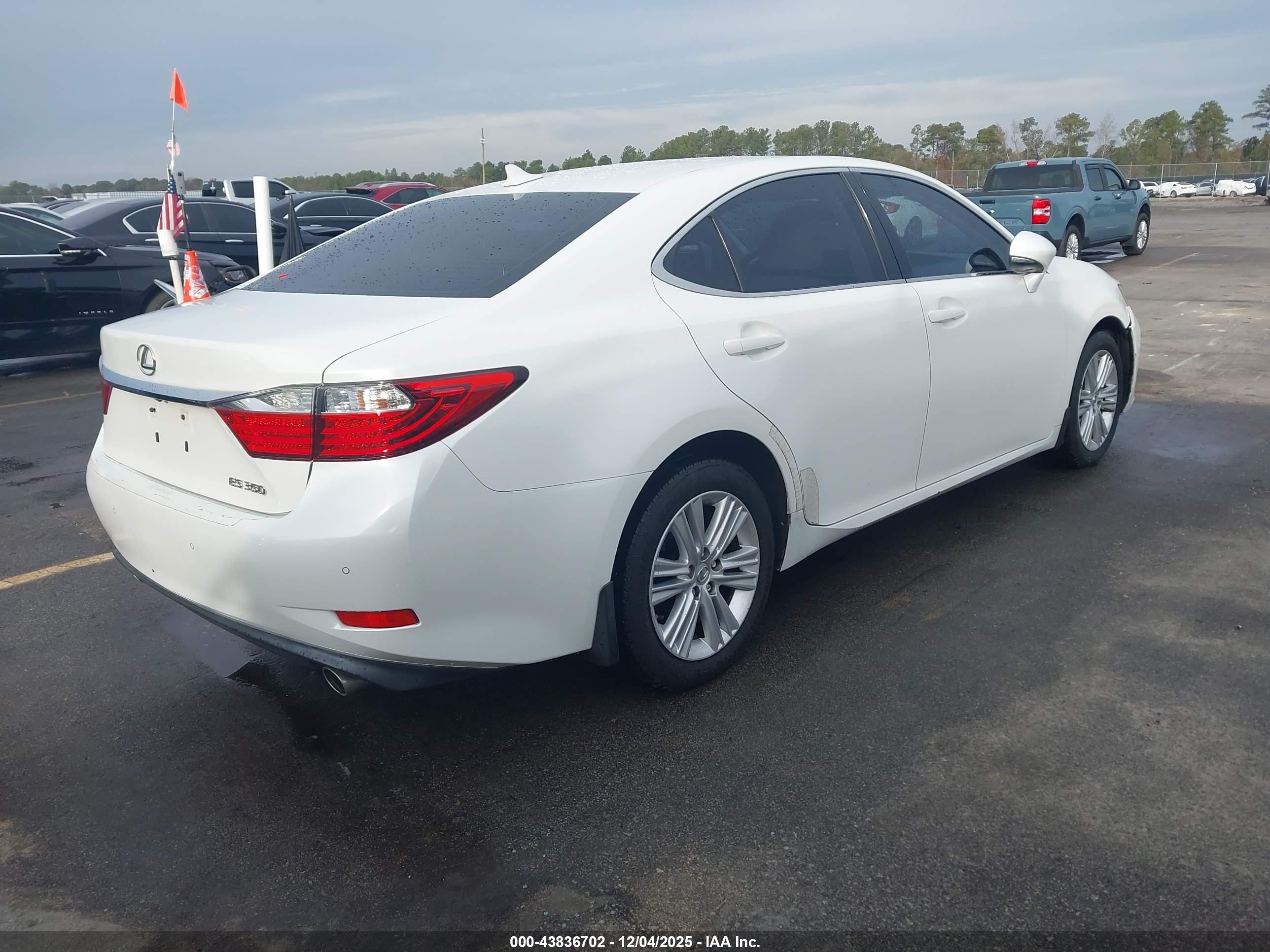 LEXUS ES image 4