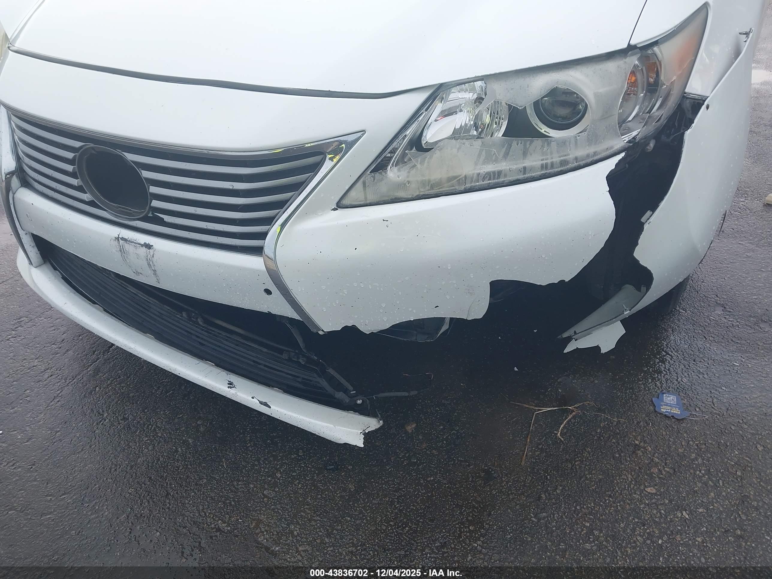 LEXUS ES image 6