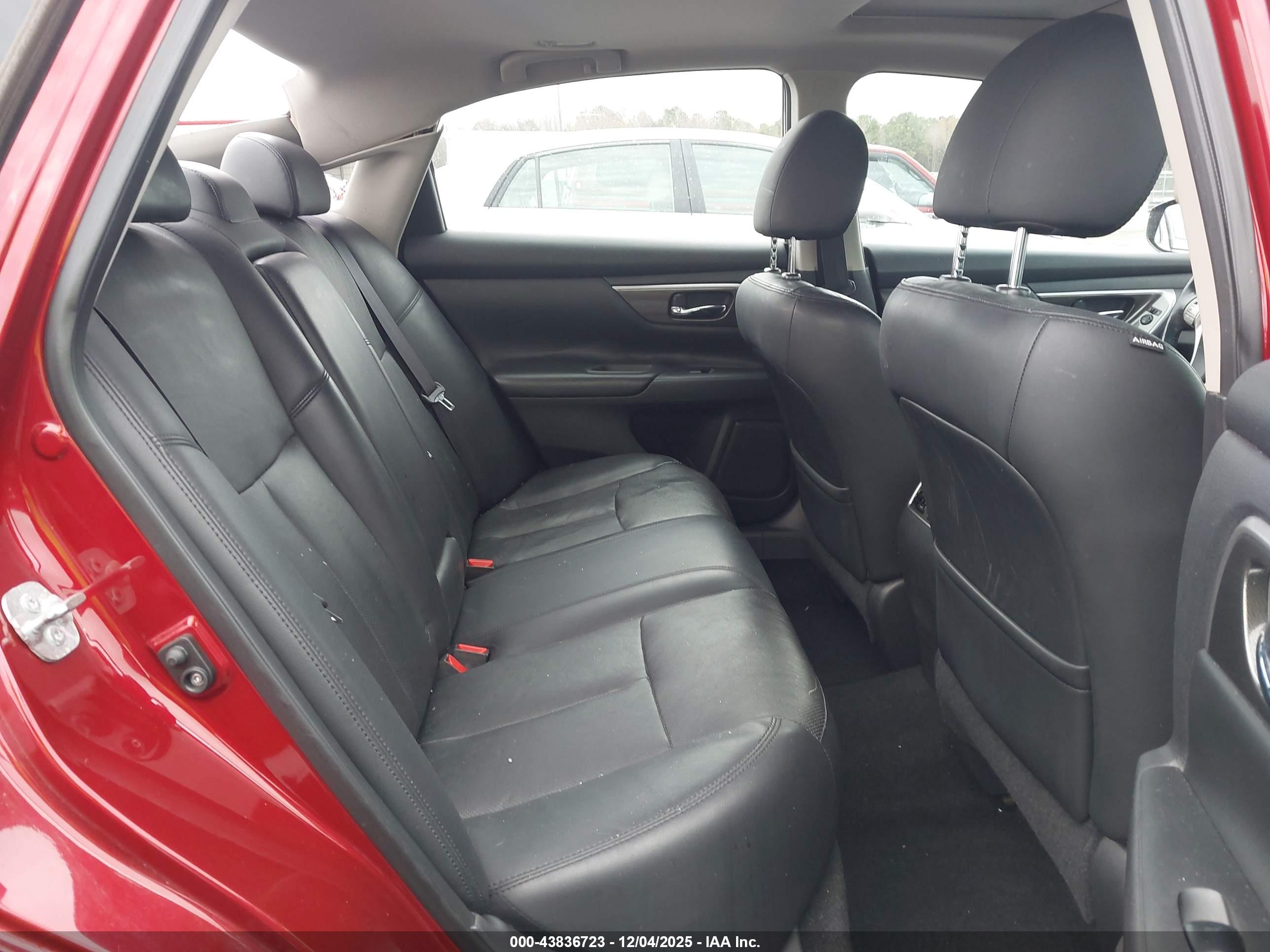 NISSAN ALTIMA image 8
