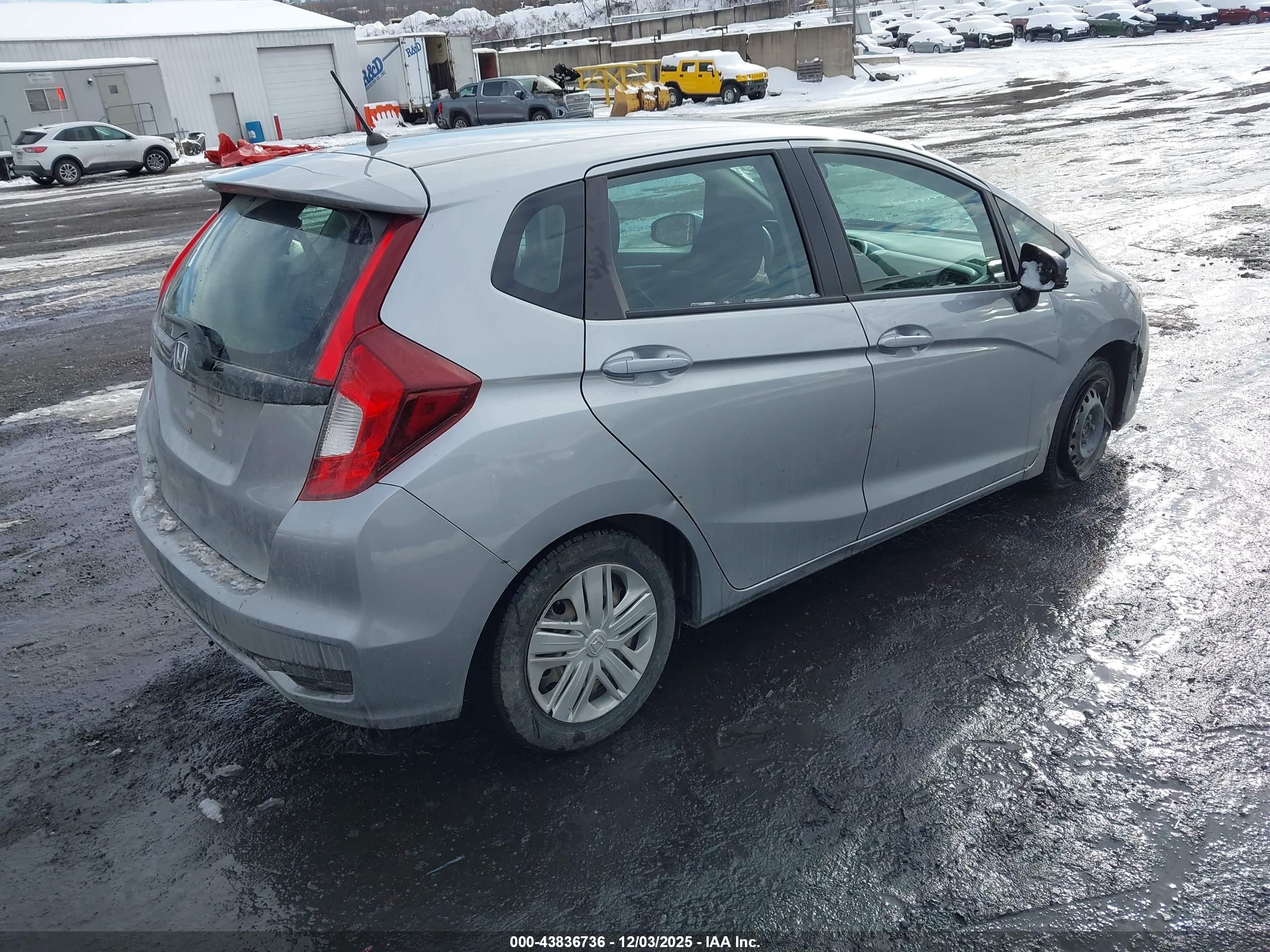 HONDA FIT image 4