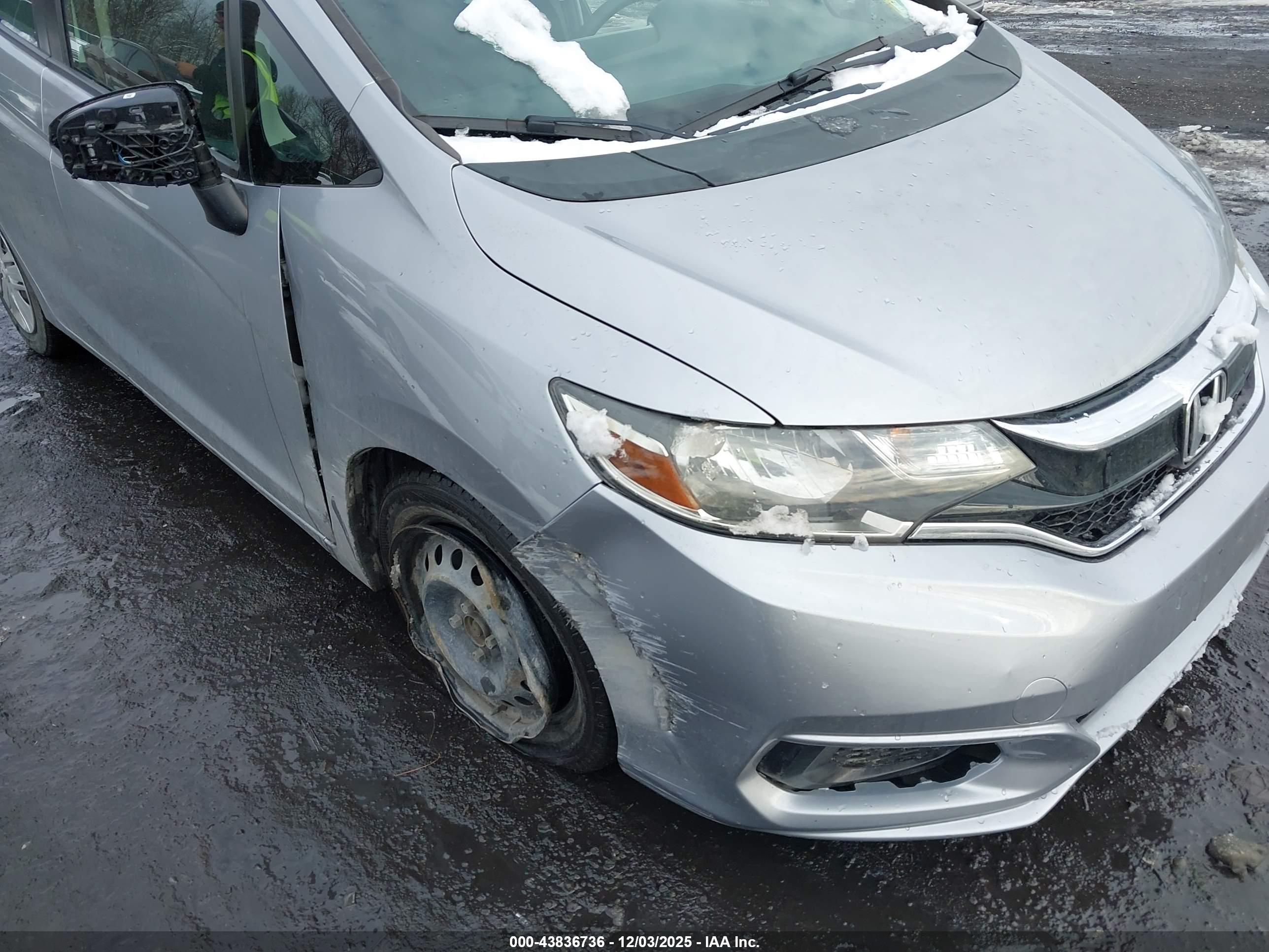 HONDA FIT image 6
