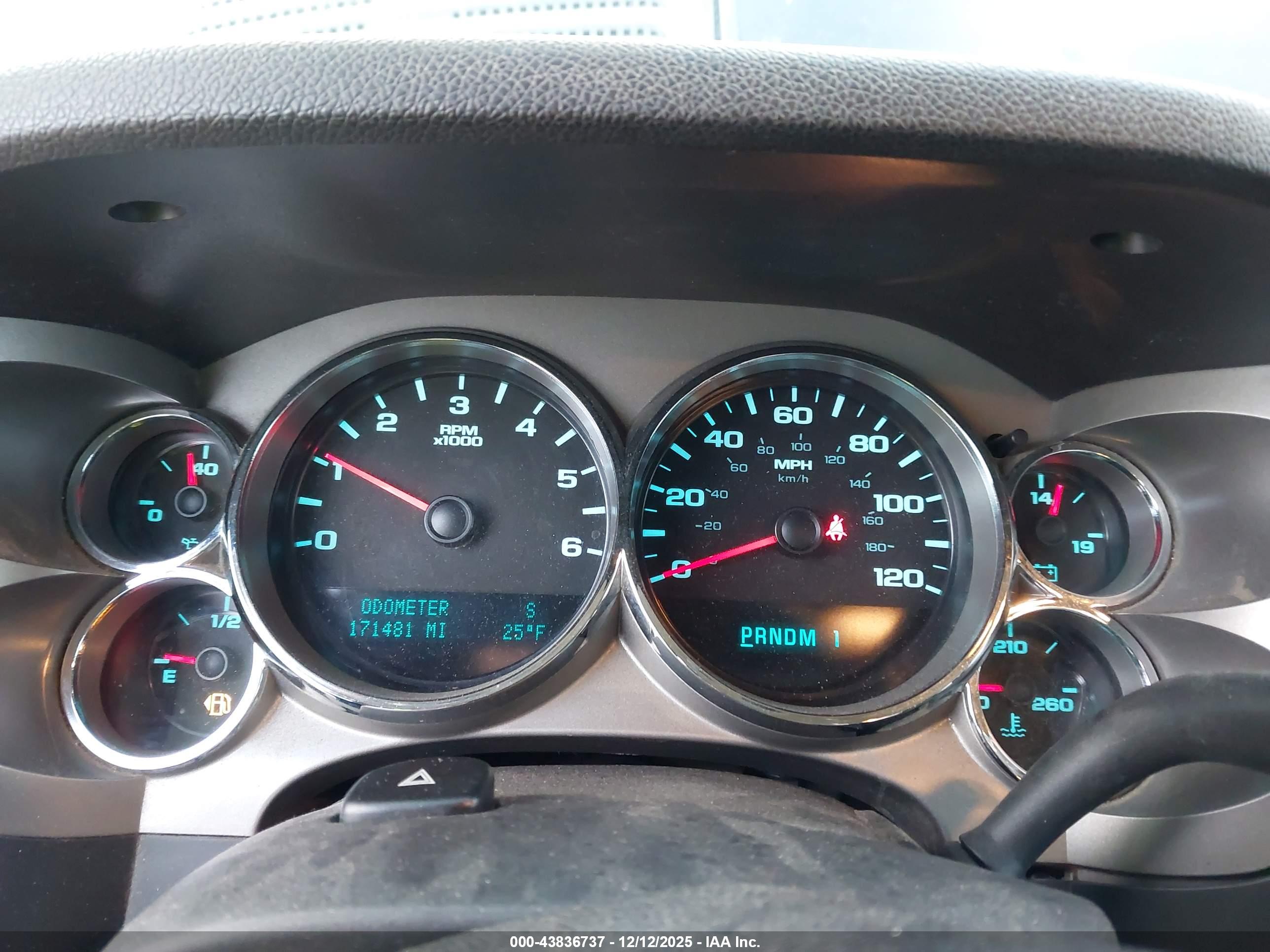 CHEVROLET SILVERADO image 7