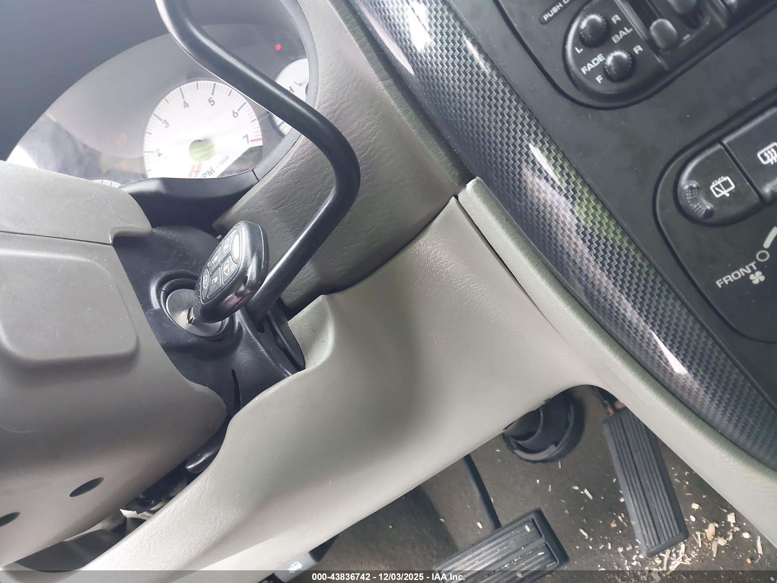 DODGE GRAND image 11