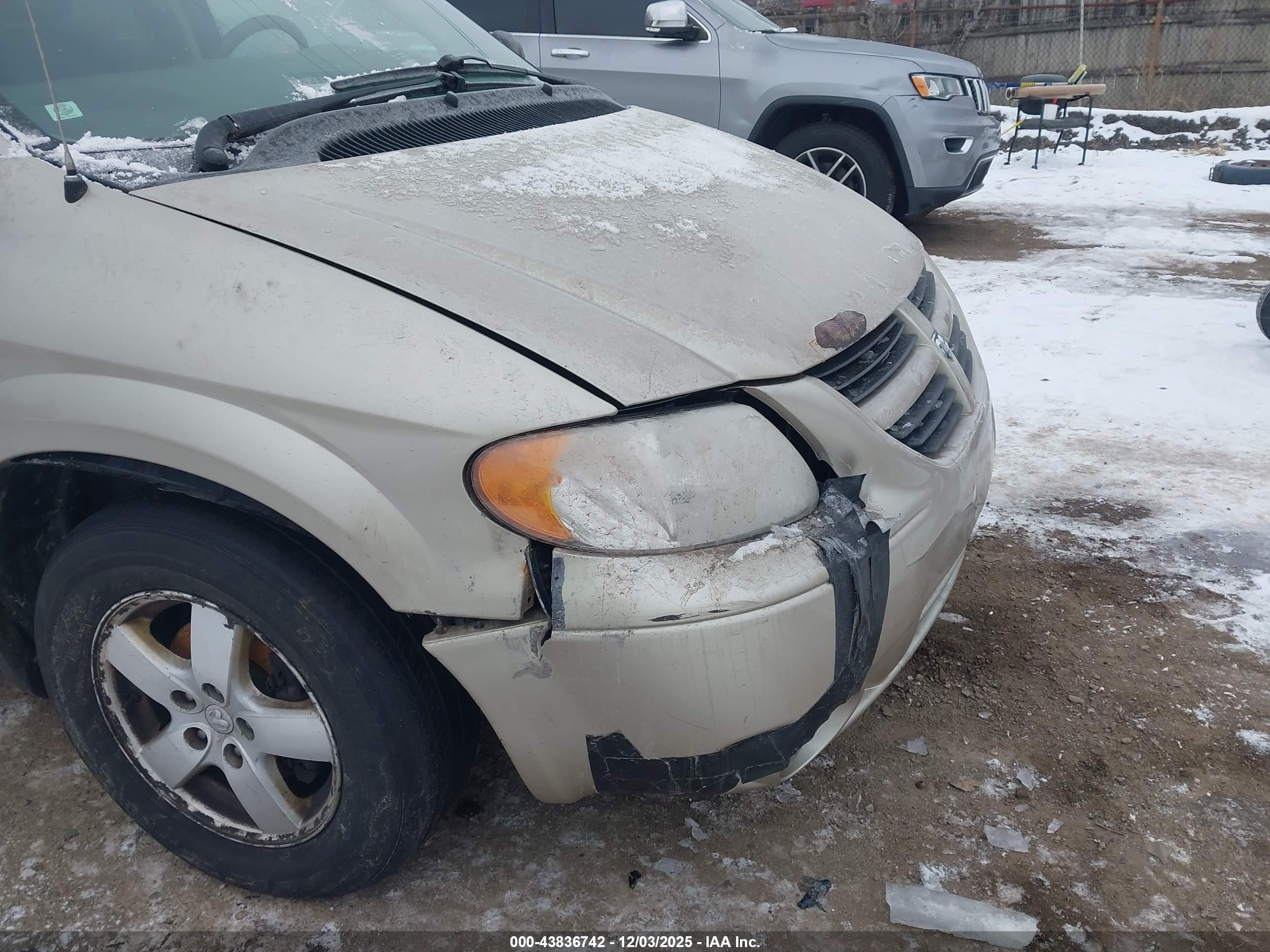 DODGE GRAND image 6