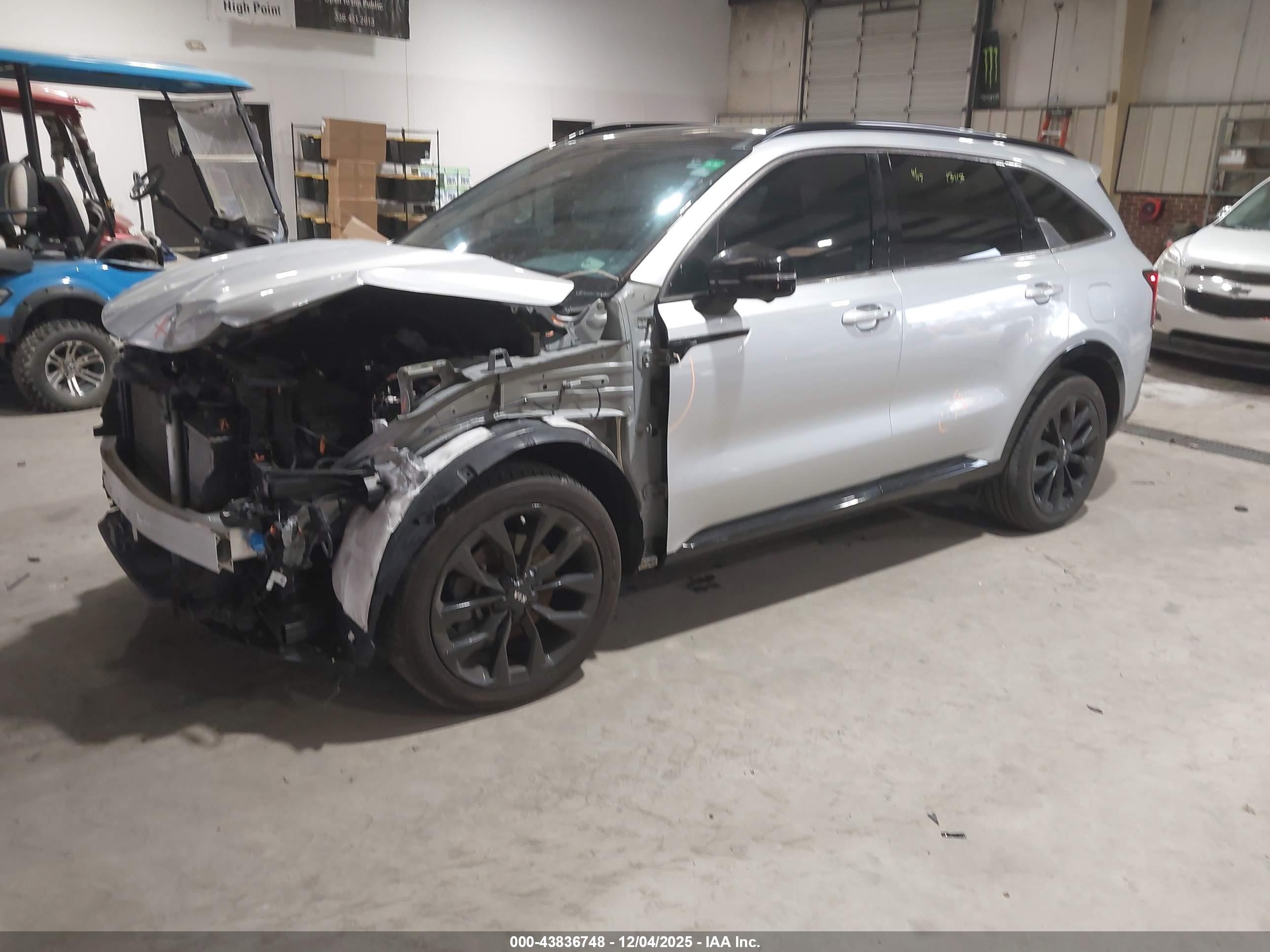 KIA SORENTO image 2
