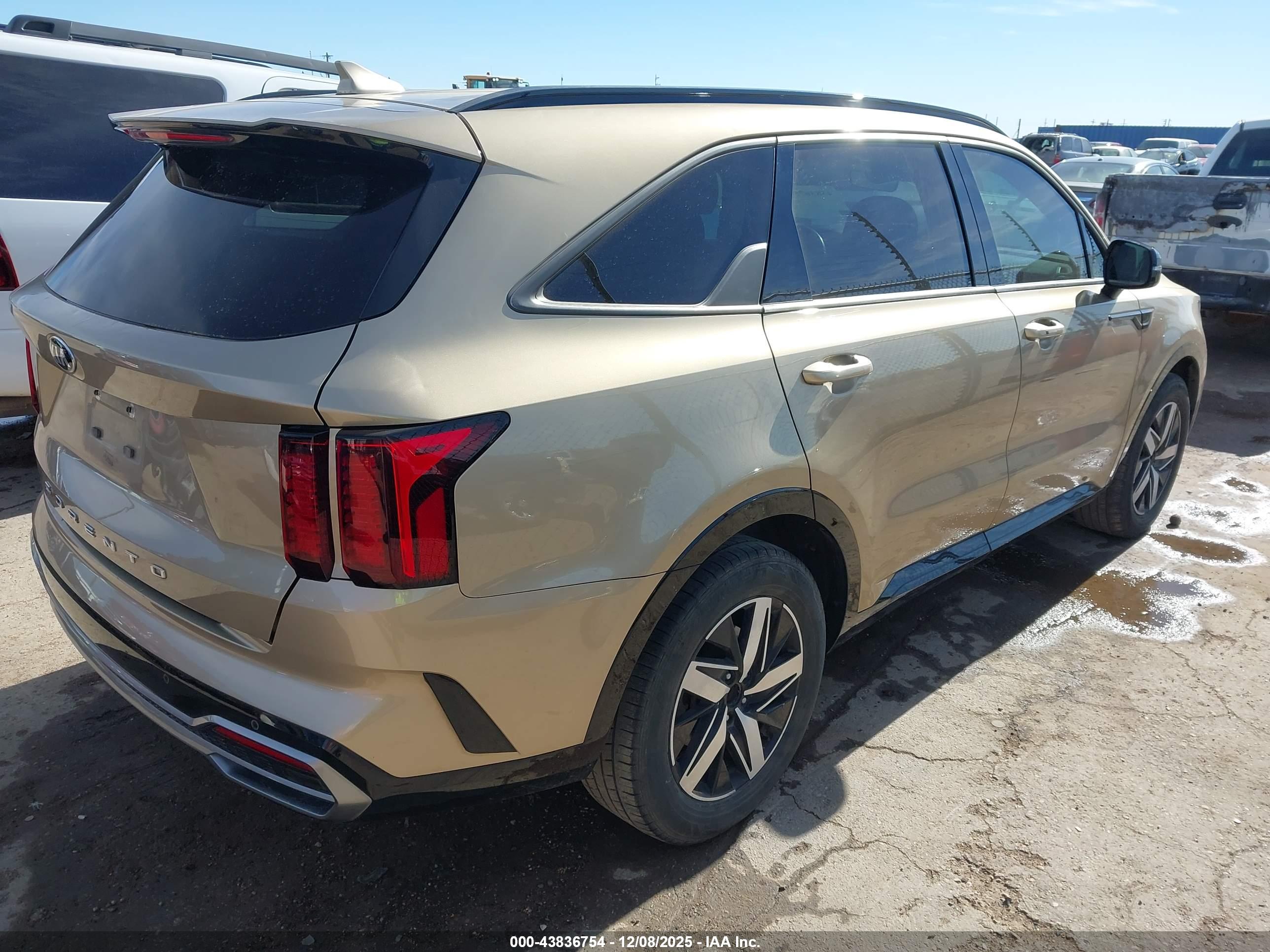 KIA SORENTO image 4
