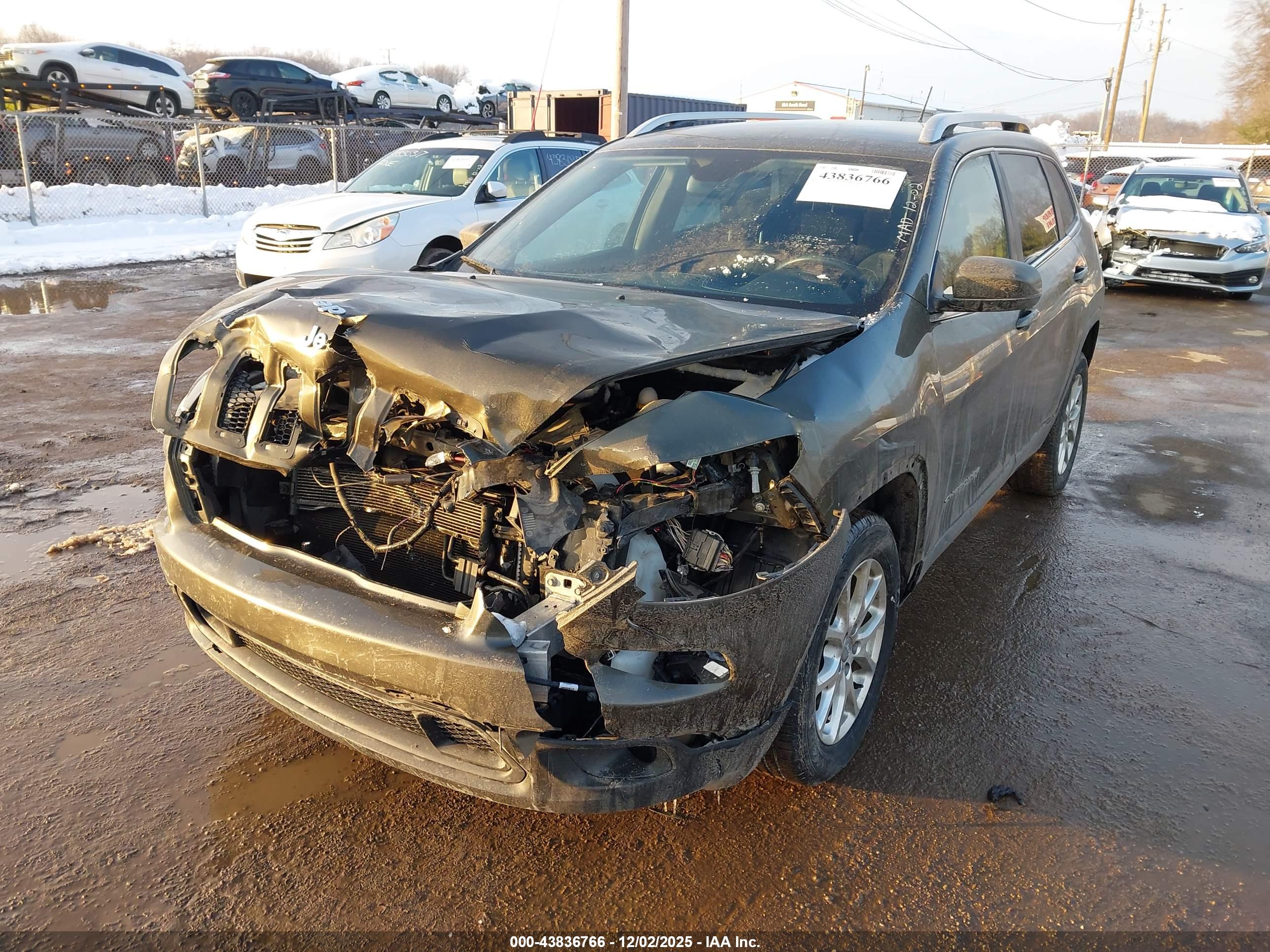JEEP CHEROKEE image 6