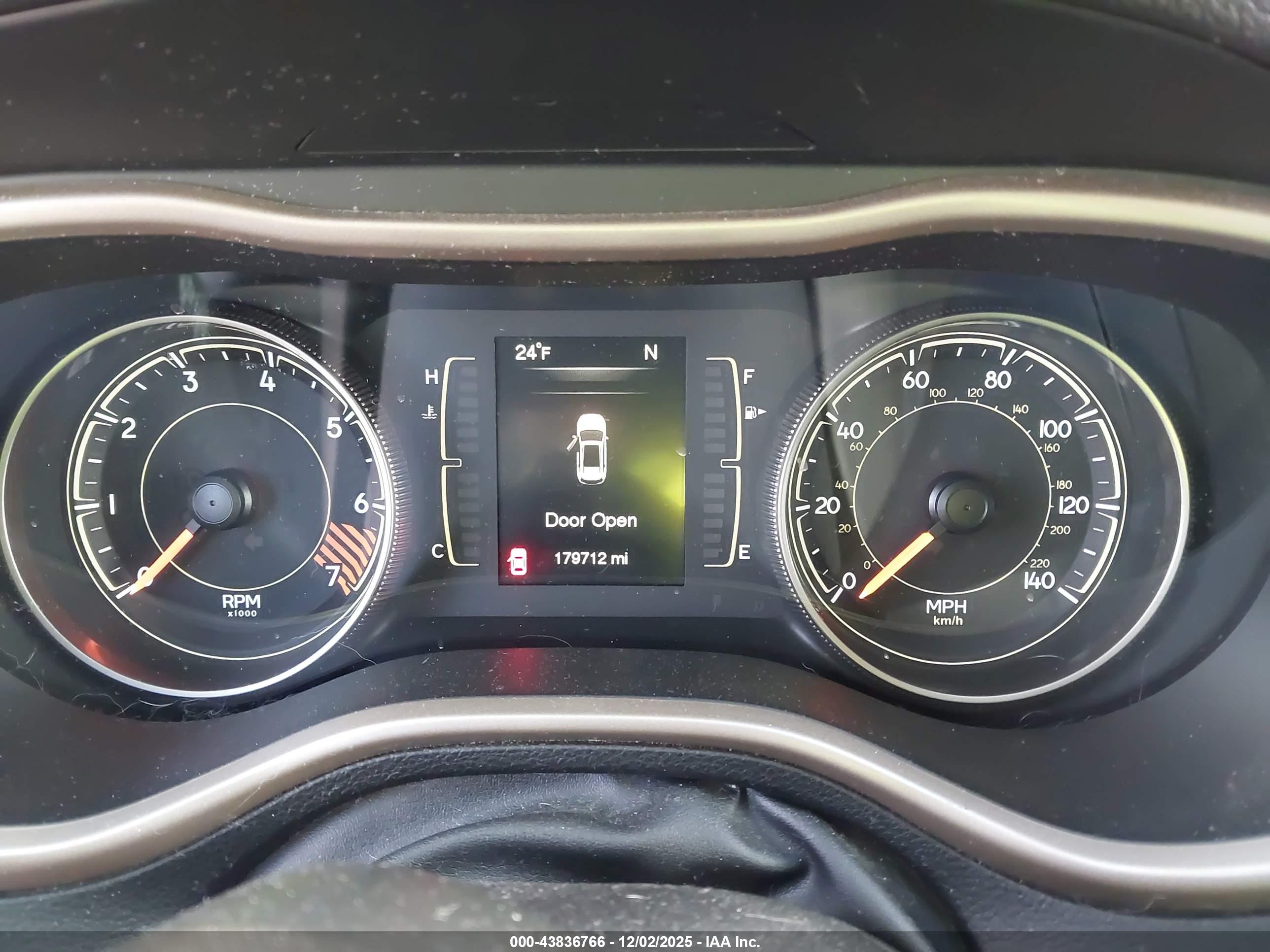 JEEP CHEROKEE image 7