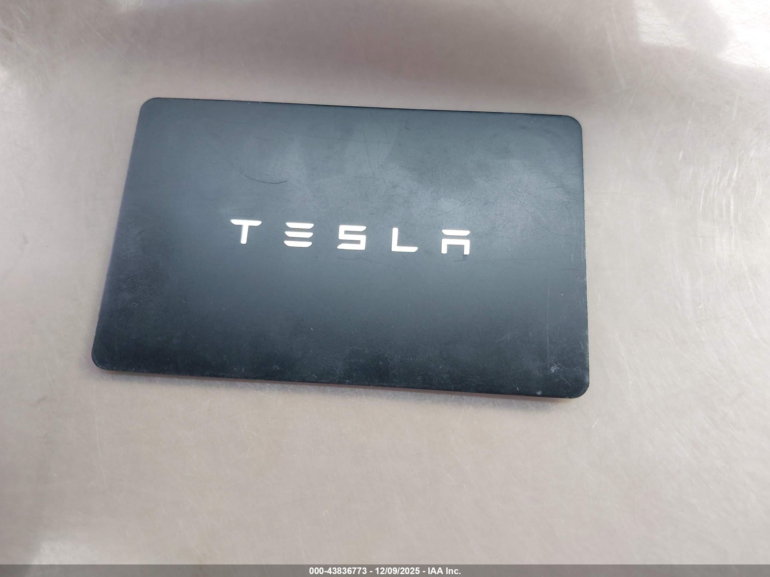 TESLA MODEL image 11