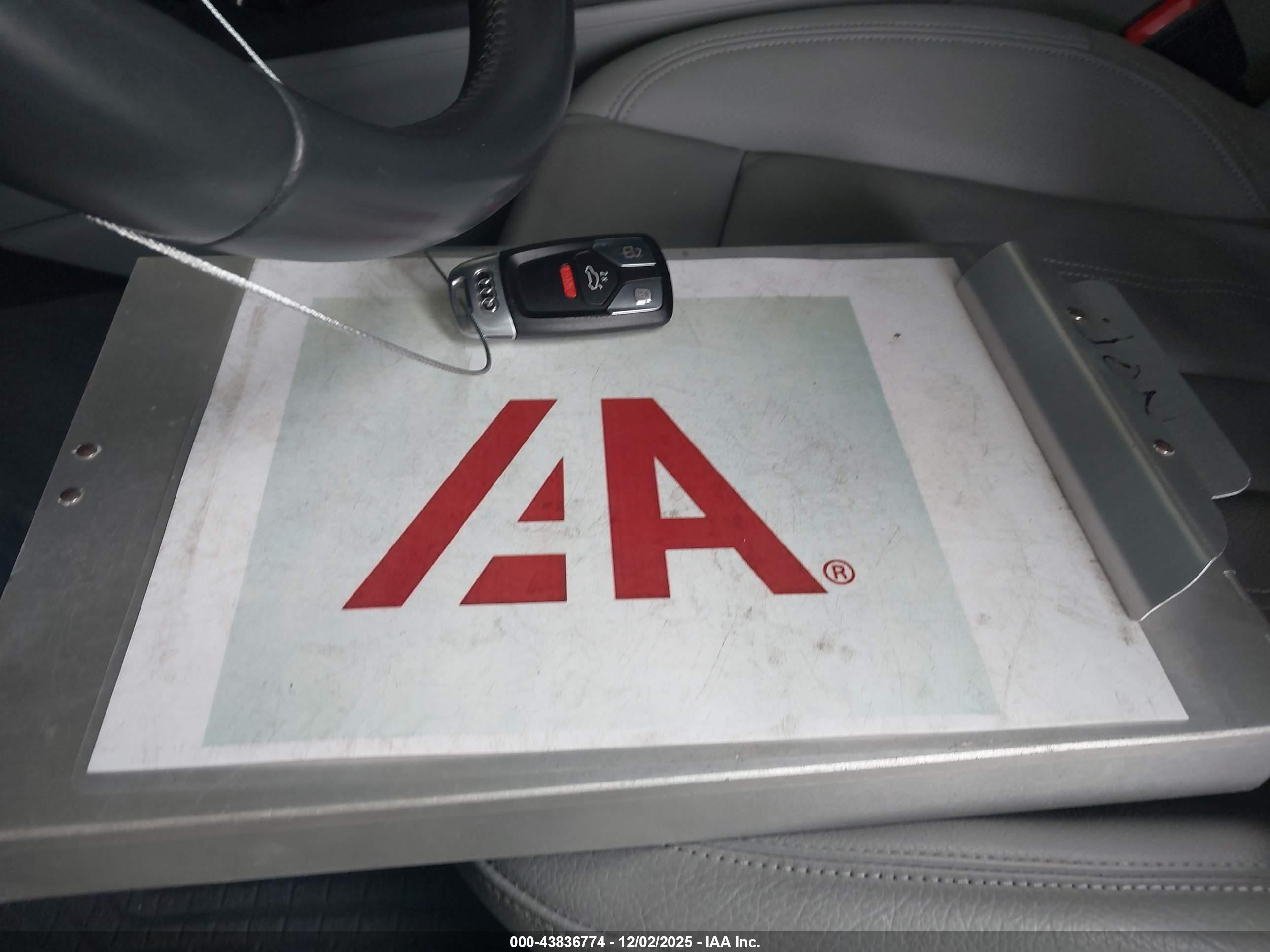 AUDI A4 image 11