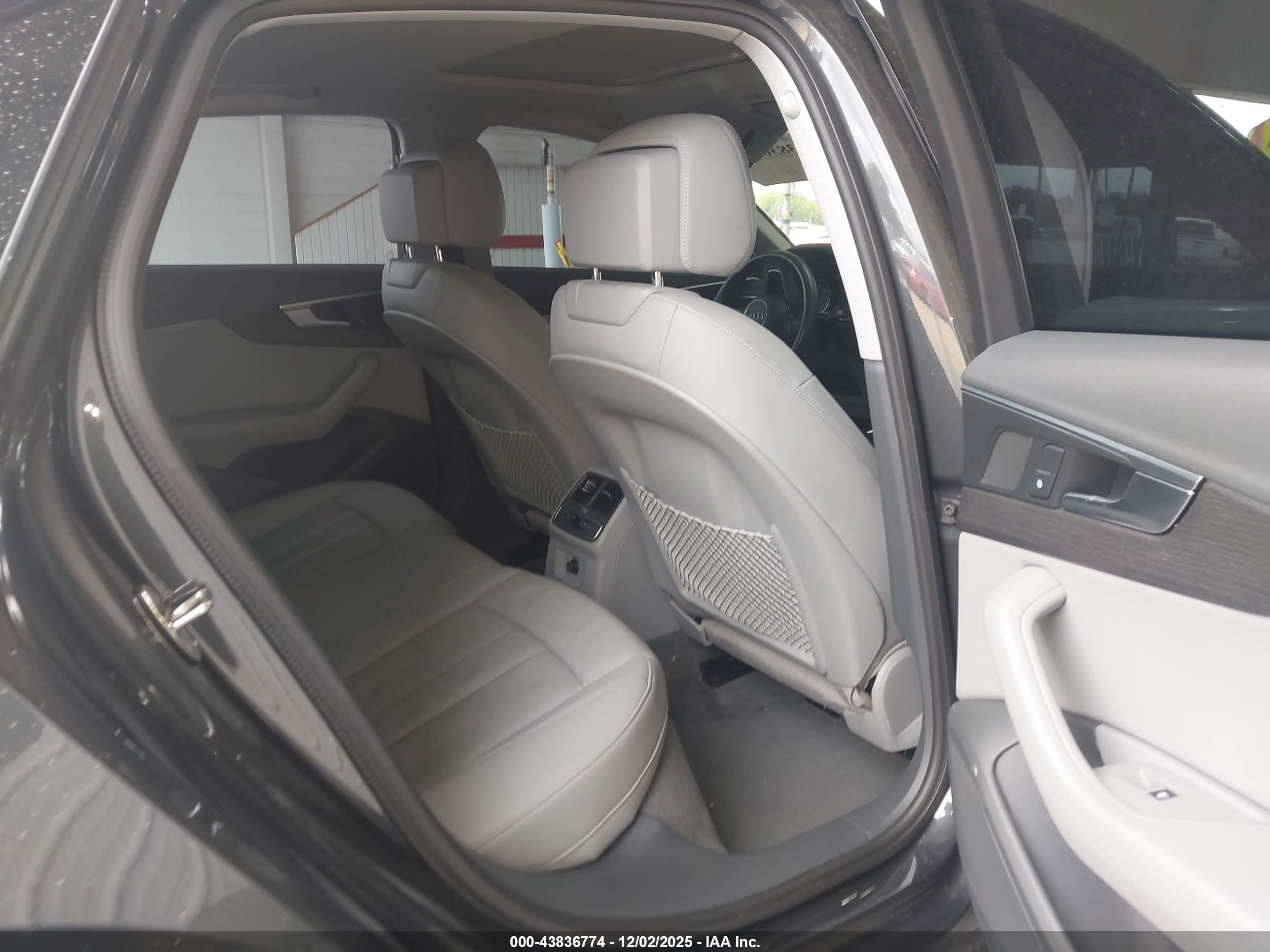 AUDI A4 image 8