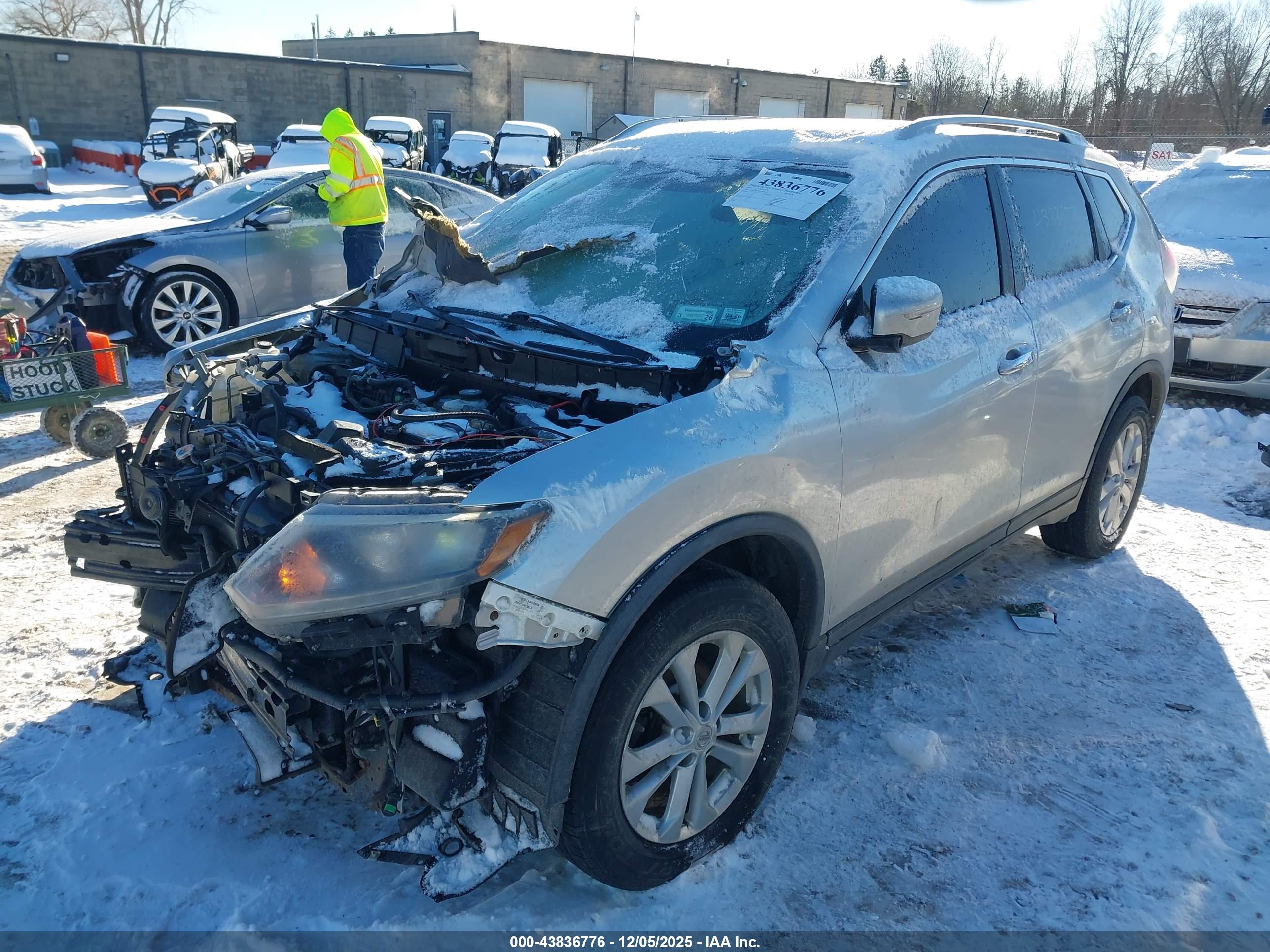 NISSAN ROGUE image 2