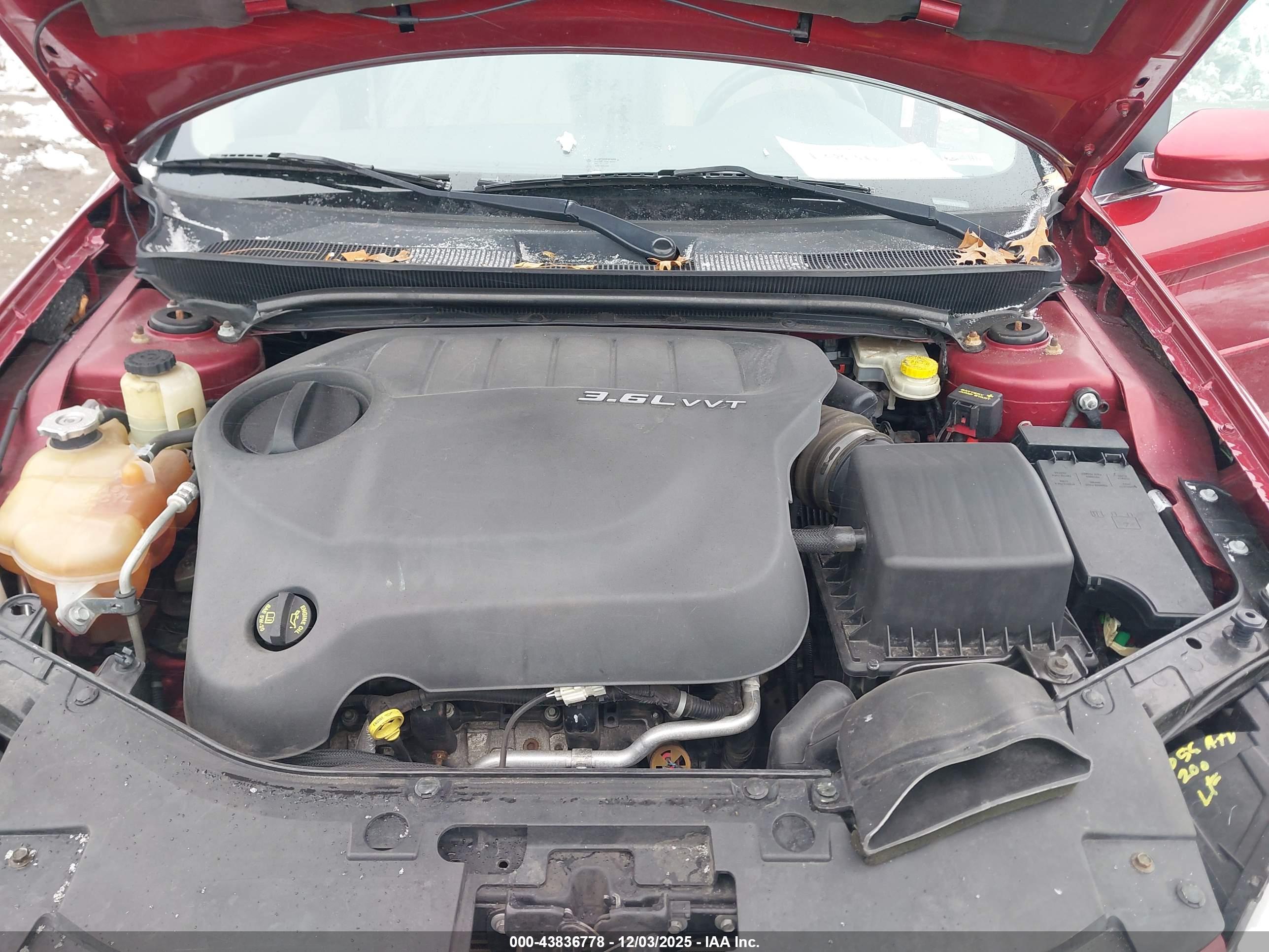 CHRYSLER 200 image 10