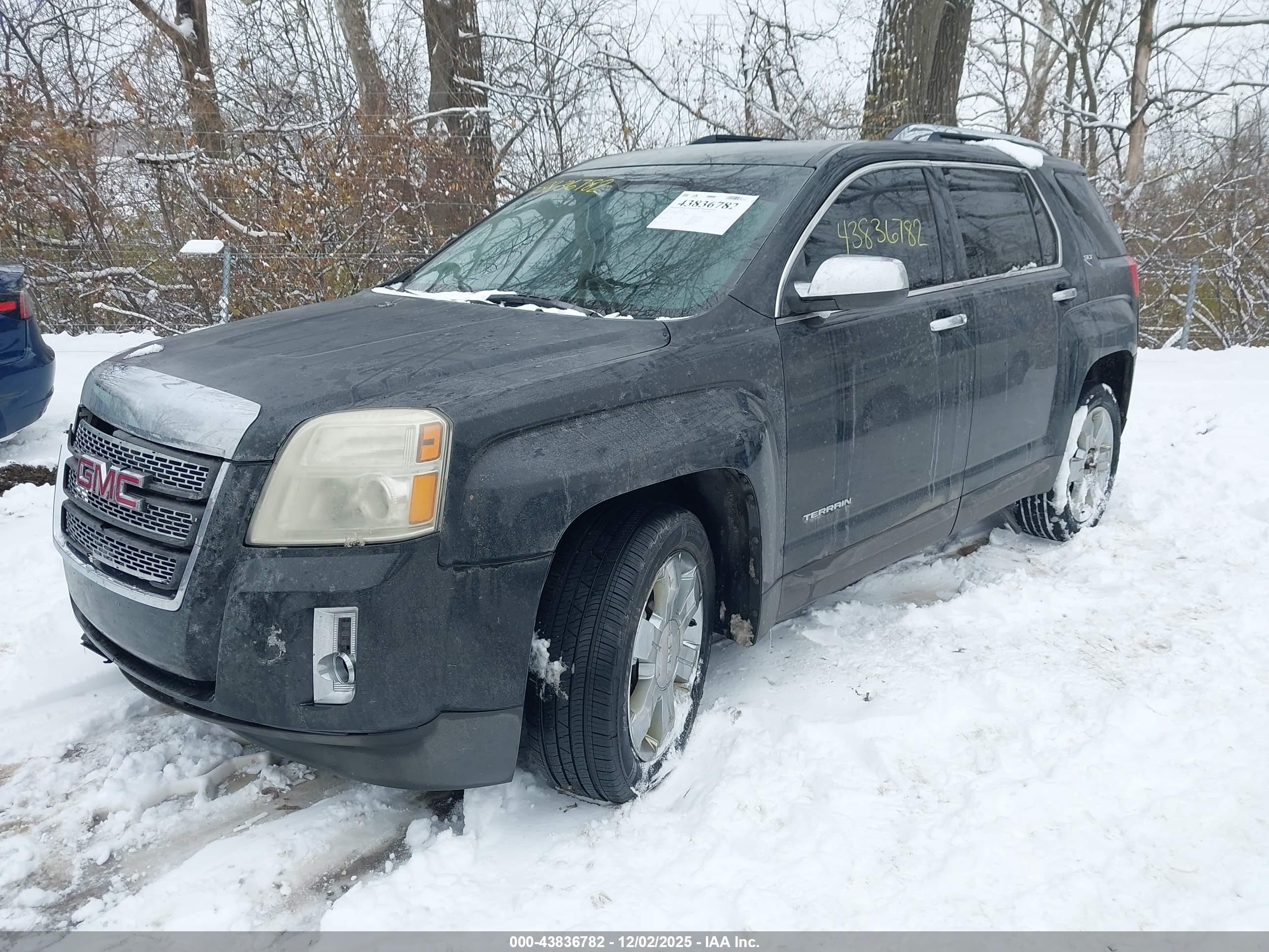GMC TERRAIN image 2