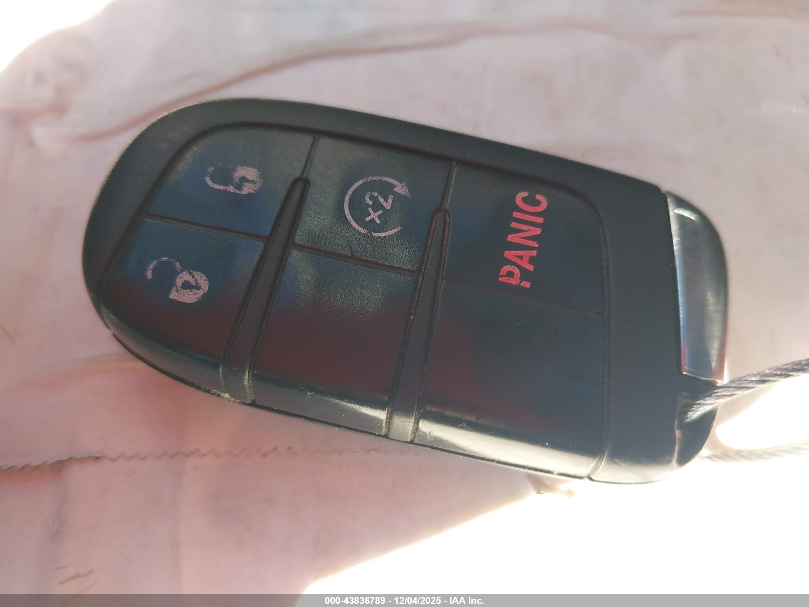 JEEP RENEGADE image 11