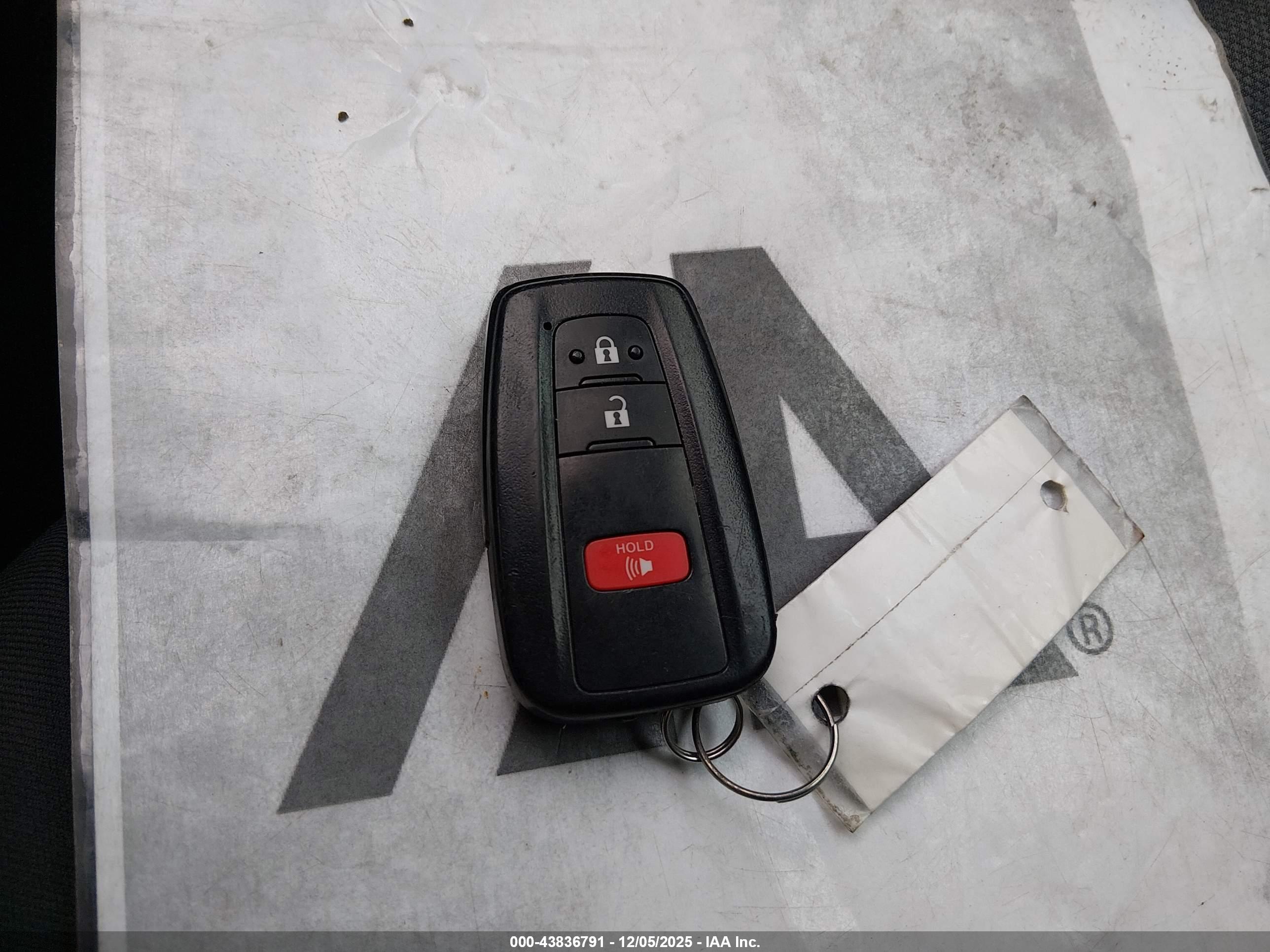TOYOTA RAV4 image 11