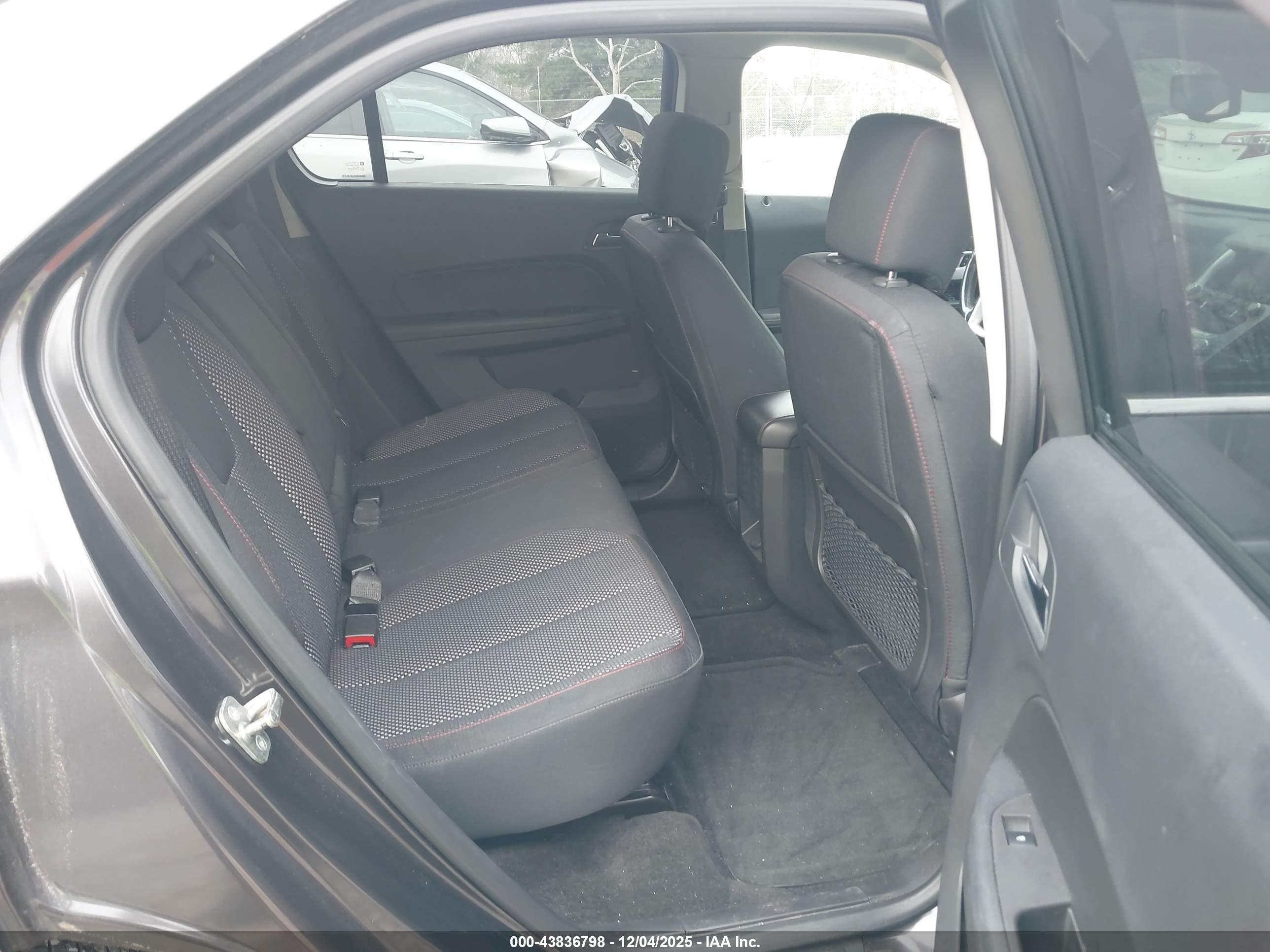 CHEVROLET EQUINOX image 8