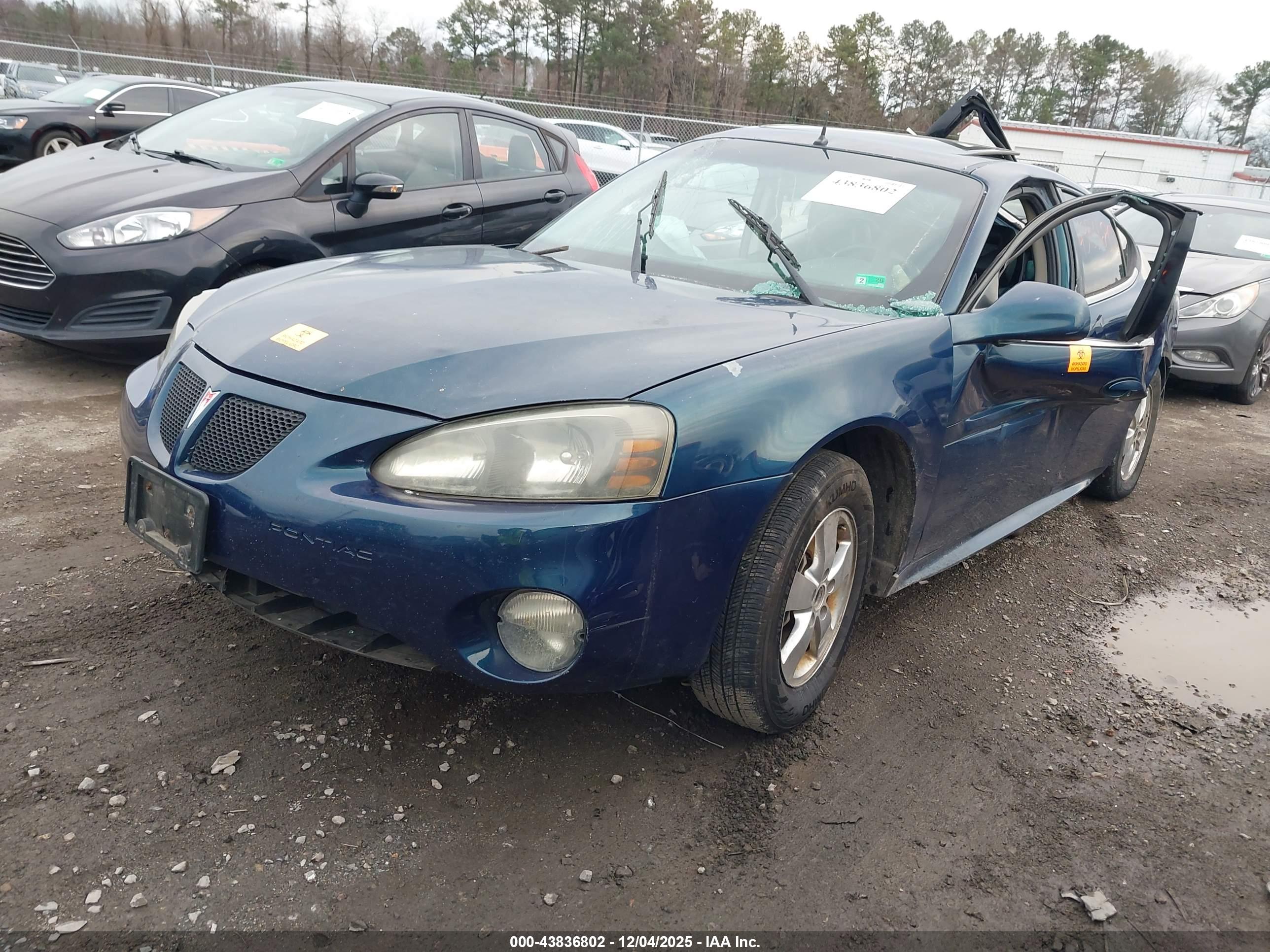 PONTIAC GRAND image 2