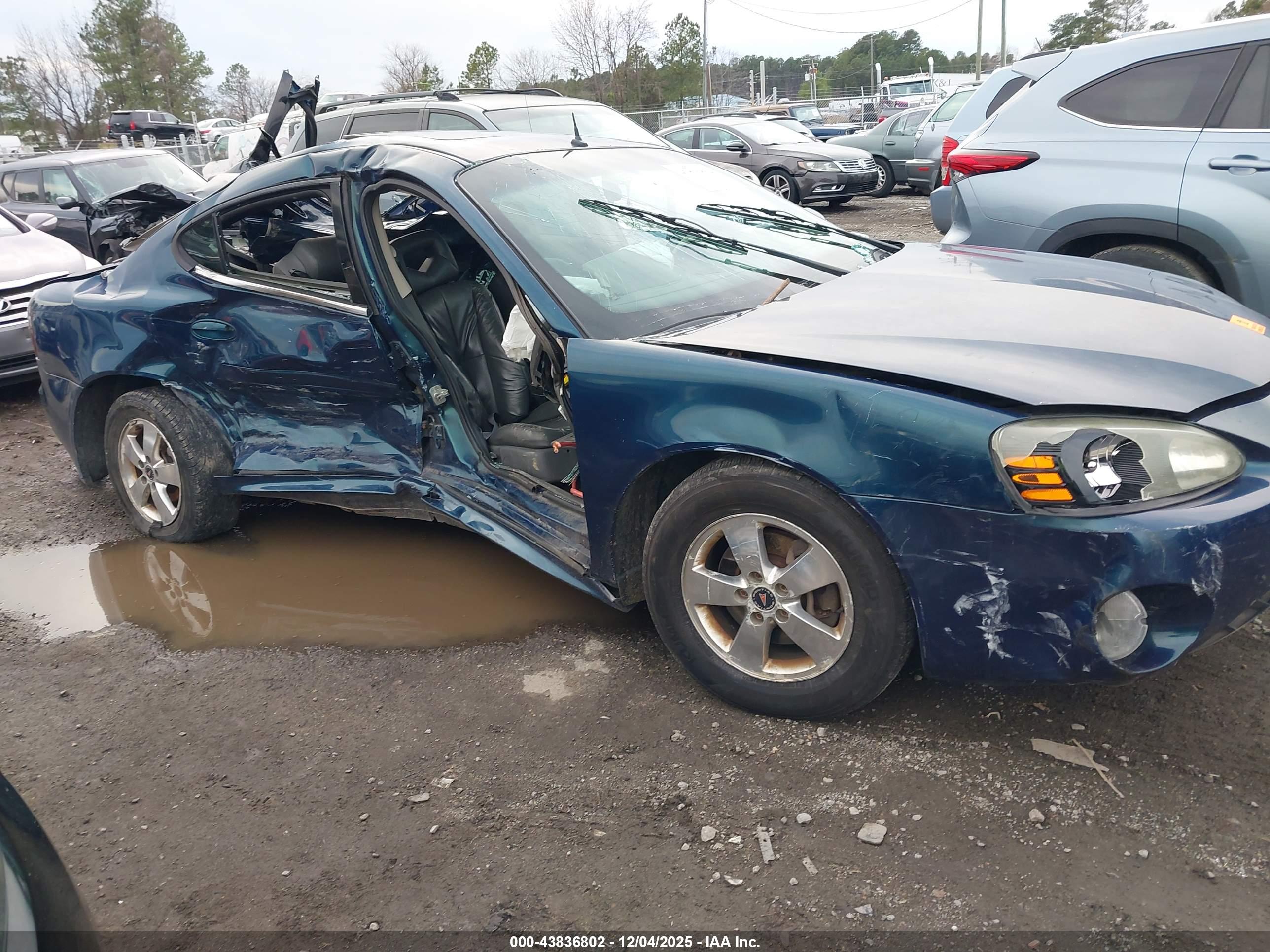 PONTIAC GRAND image 6