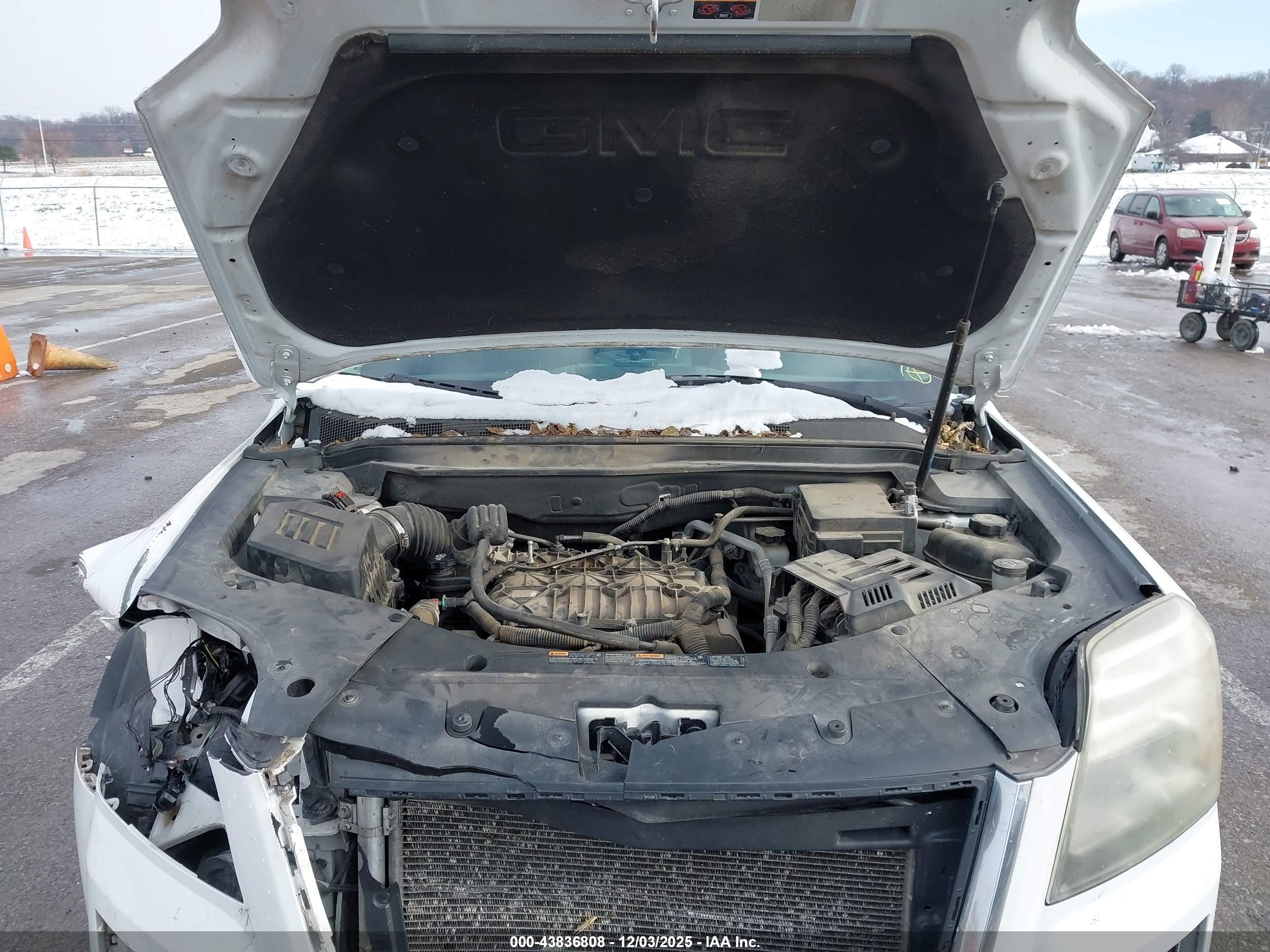 GMC TERRAIN image 10